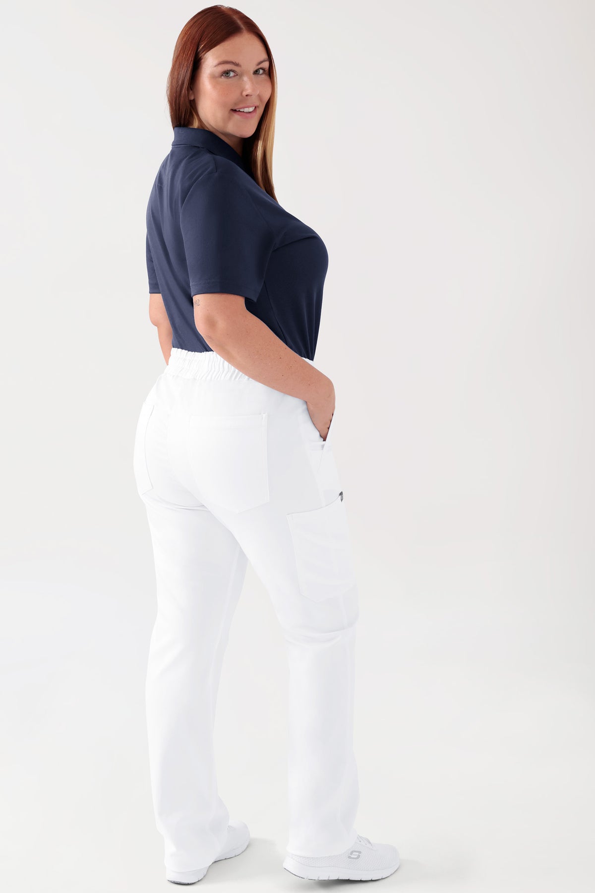 COMFY FLEX Stretch Hose Unisex - 1/1 Länge weiss, Rückansicht Das Model ist 173 cm groß und trägt Grösse L