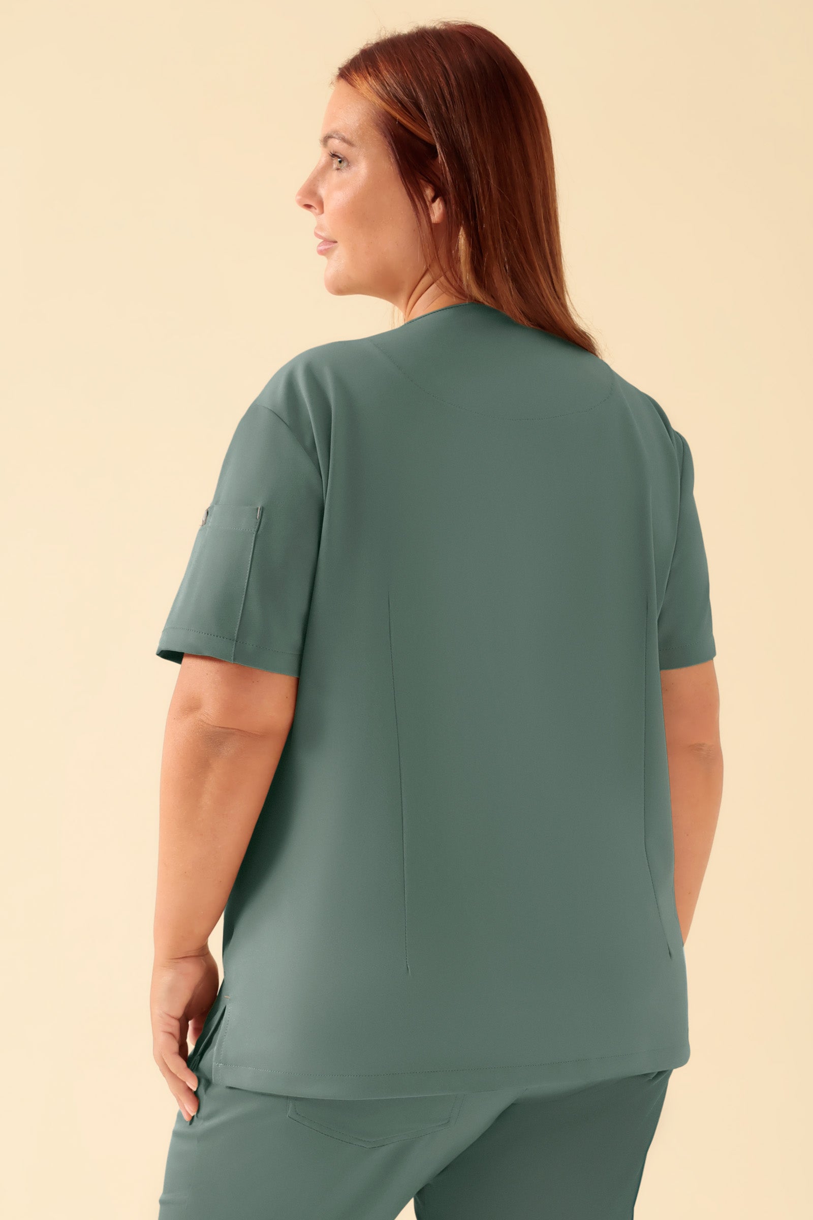 KAERE Schlupfkasack Damen - V-Ausschnitt dunkelgrün, Vue de dos Le mannequin mesure 173 cm et porte la taille XL
