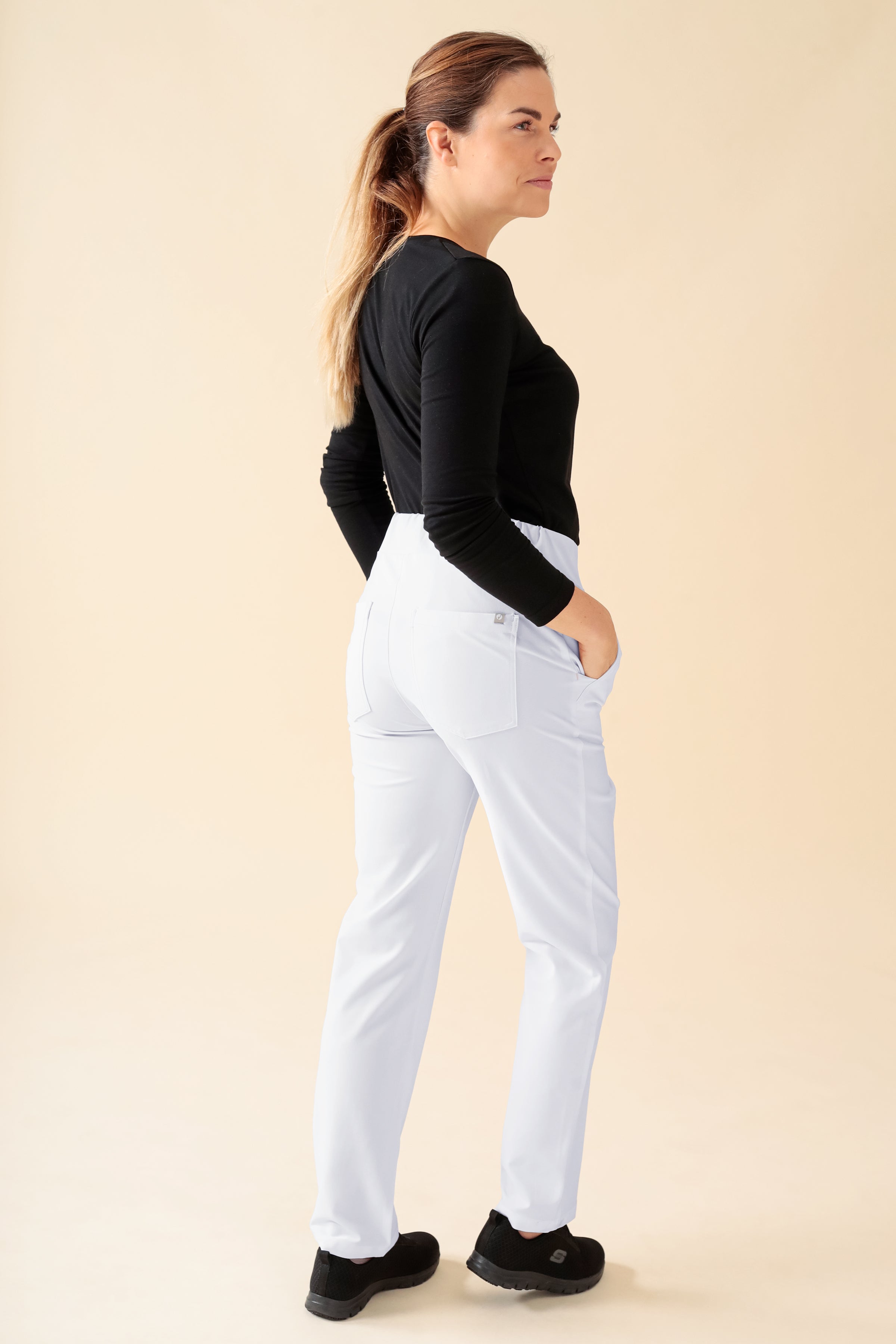 KAERE Hose Damen - gerader Saum Kurzgr. ohne Beintaschen weiss
