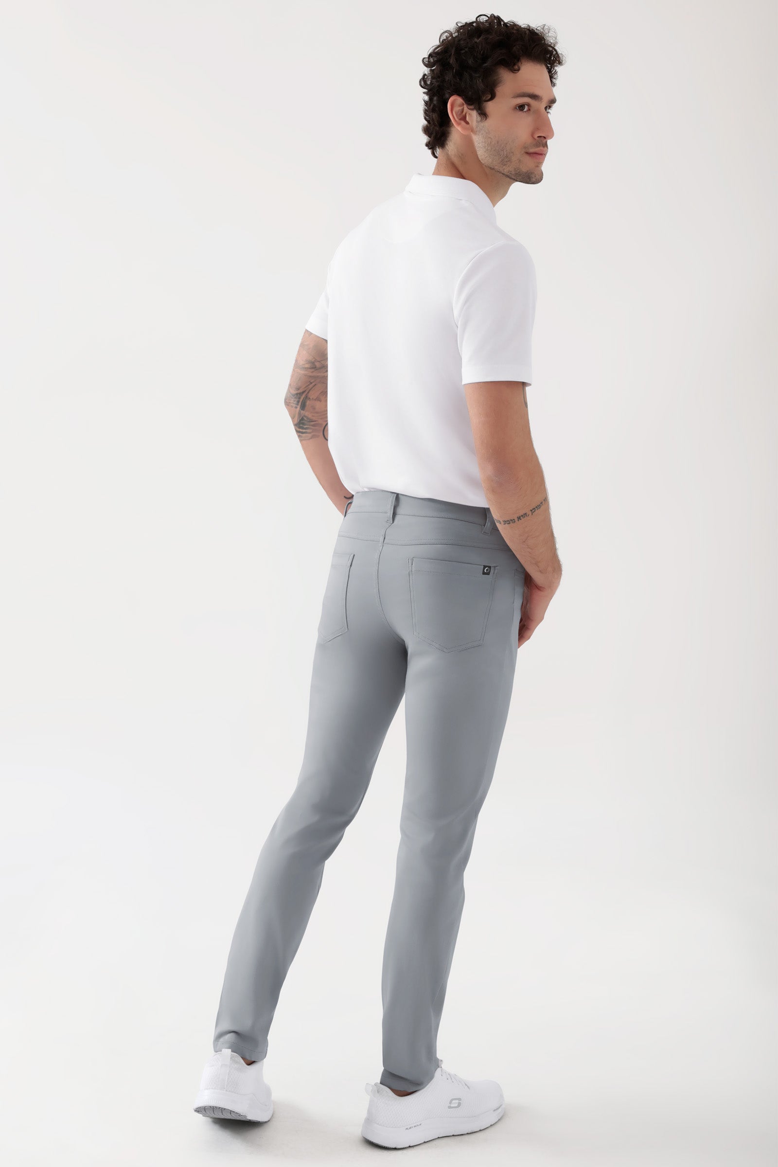 COMFY FLEX 5-Pocket Hose Herren - schlankes Bein grau, Rückansicht Das Model ist 188 cm groß und trägt Grösse 48