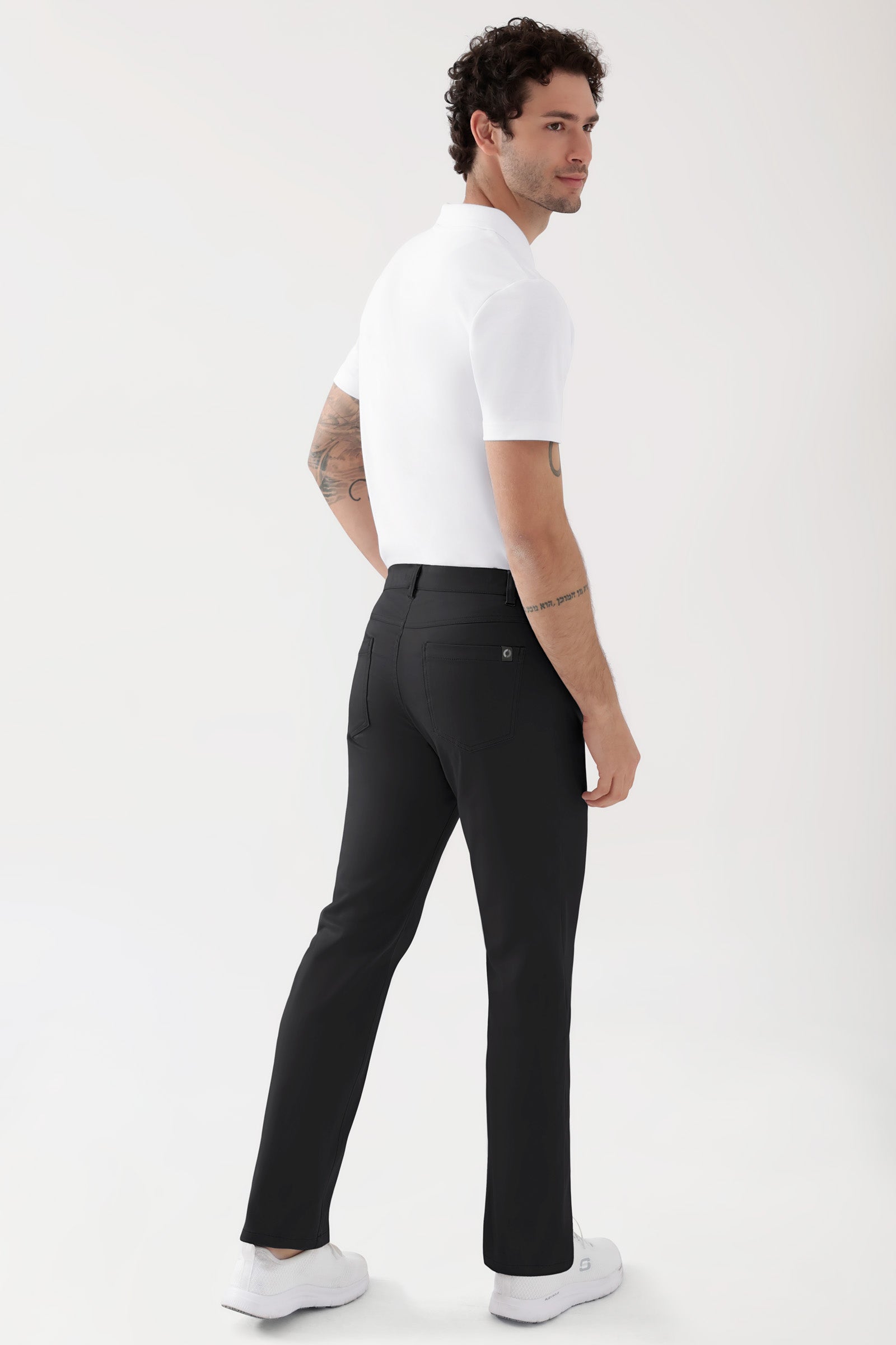COMFY FLEX 5-Pocket Hose Herren - gerades Bein schwarz, Vue de dos Le mannequin mesure 188 cm et porte la taille 48