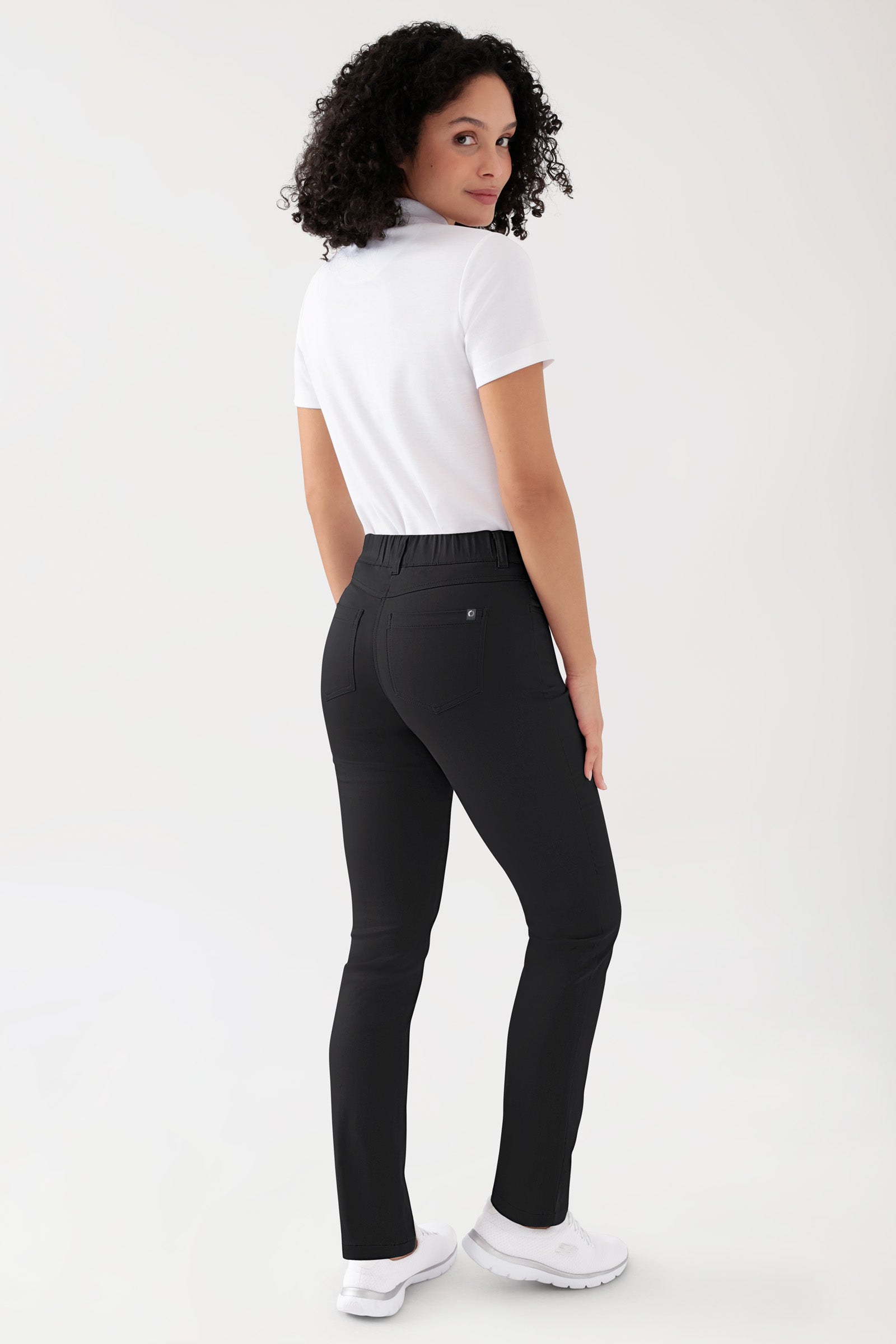 COMFY FLEX 5-Pocket Hose Damen - gerades Bein schwarz, Rückansicht Das Model ist 176 cm groß und trägt Grösse 36