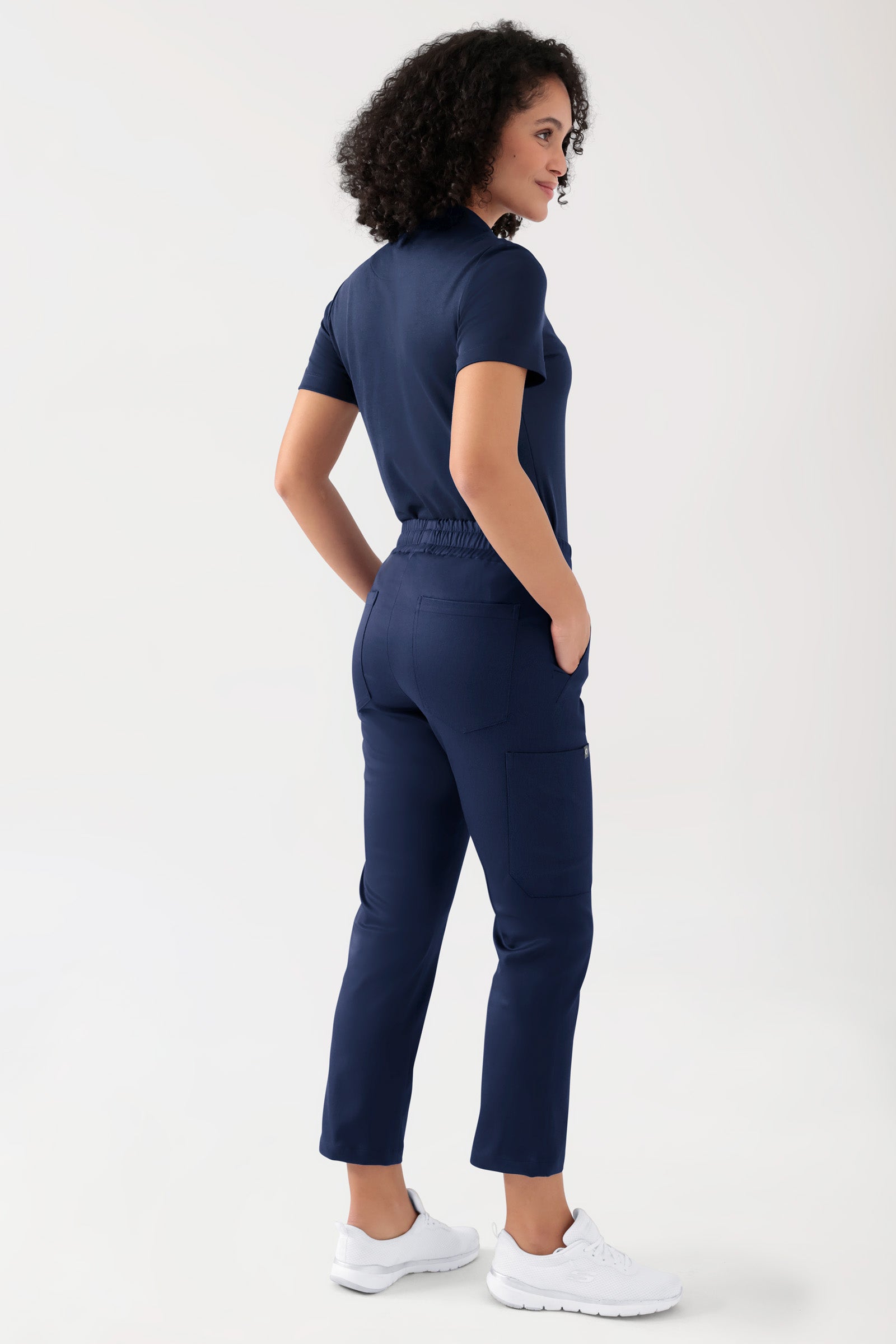 COMFY FLEX Stretch Hose Unisex - 7/8 Länge navy, Rückansicht Das Model ist 176 cm groß und trägt Grösse S