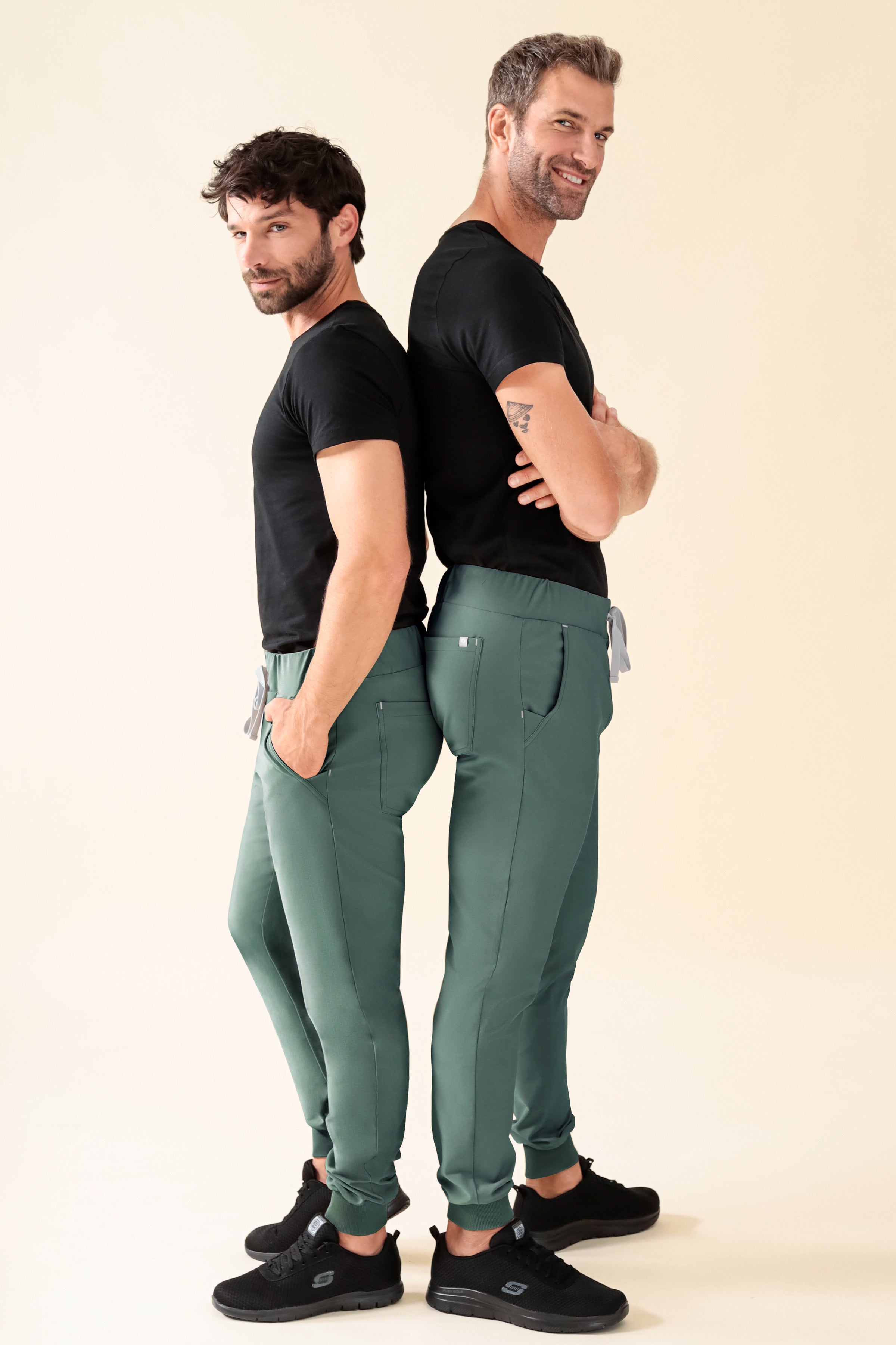KAERE Hose Herren - Saumbündchen Kurzgr. ohne Beintaschen dunkelgrün