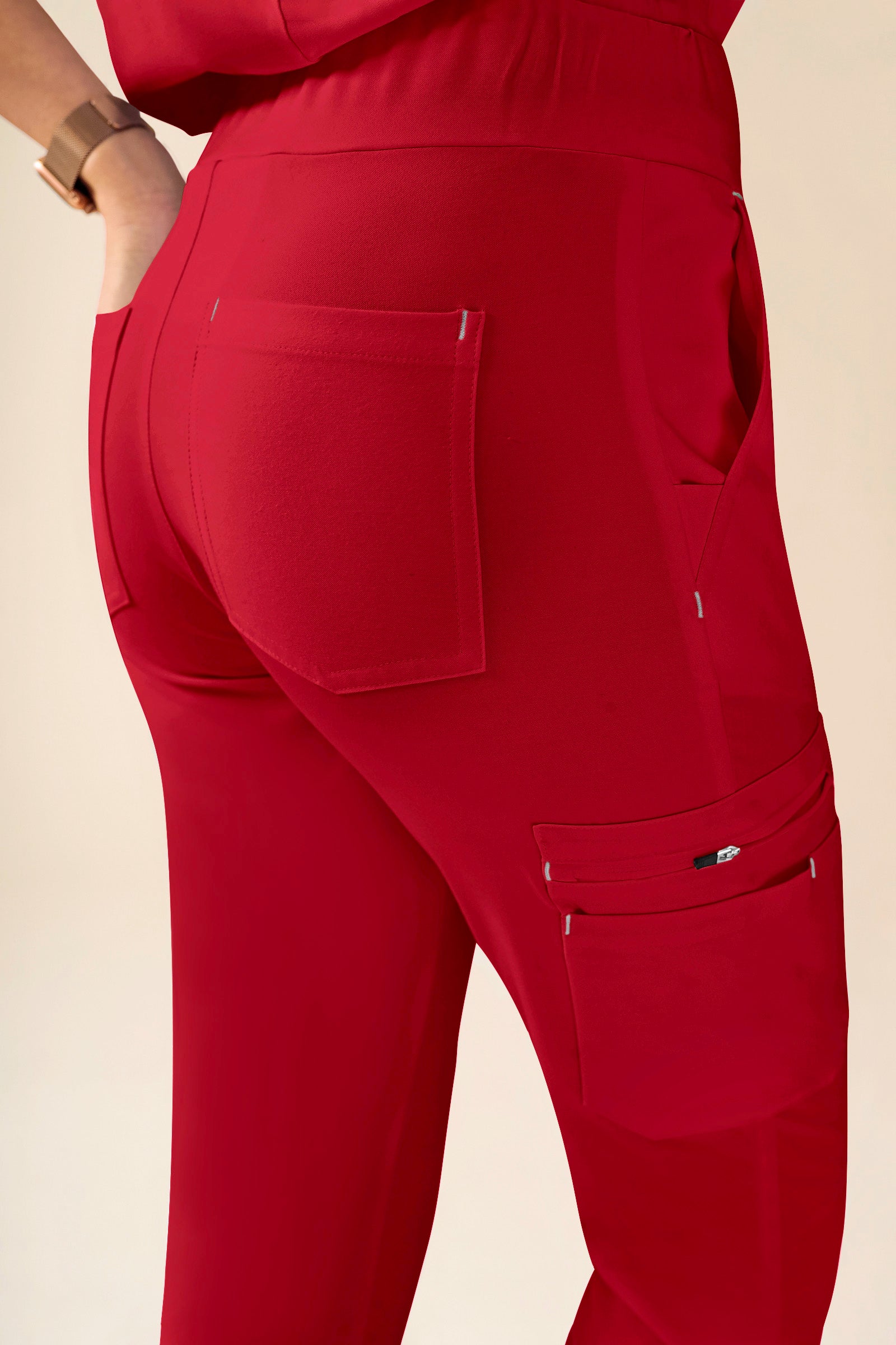 KAERE Hose Damen - Saumbündchen Kurzgr. mit Beintaschen rot