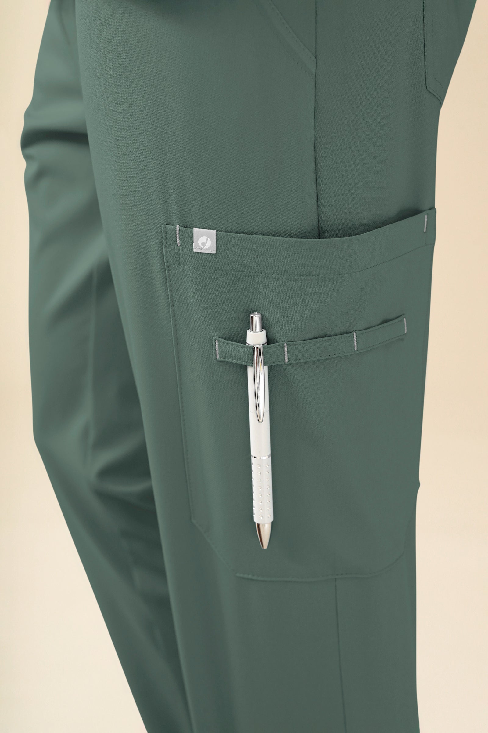 KAERE Hose Herren - gerader Saum Kurzgr. mit Beintaschen dunkelgrün