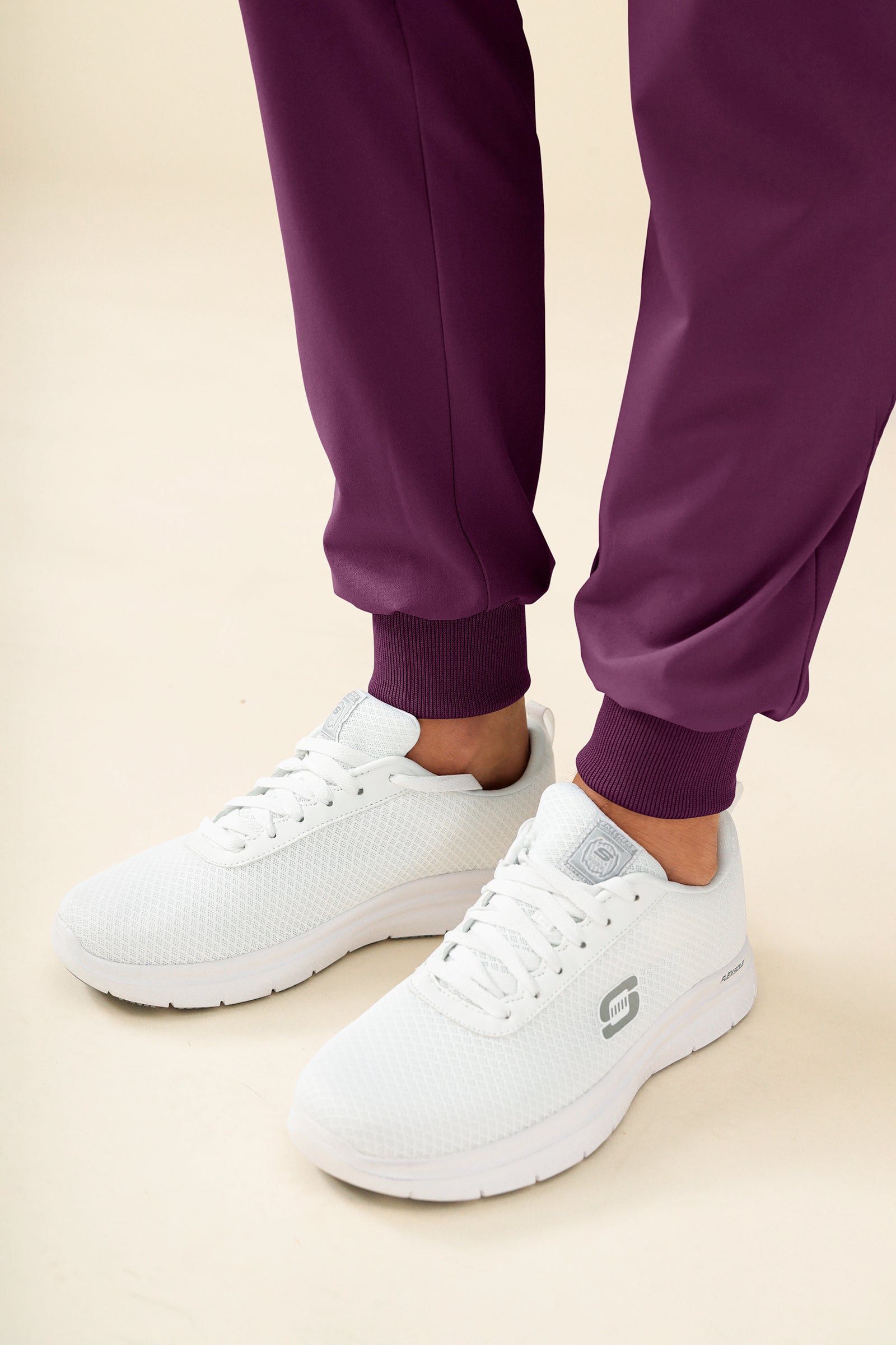 KAERE Hose Herren - Saumbündchen mit Beintaschen pflaume