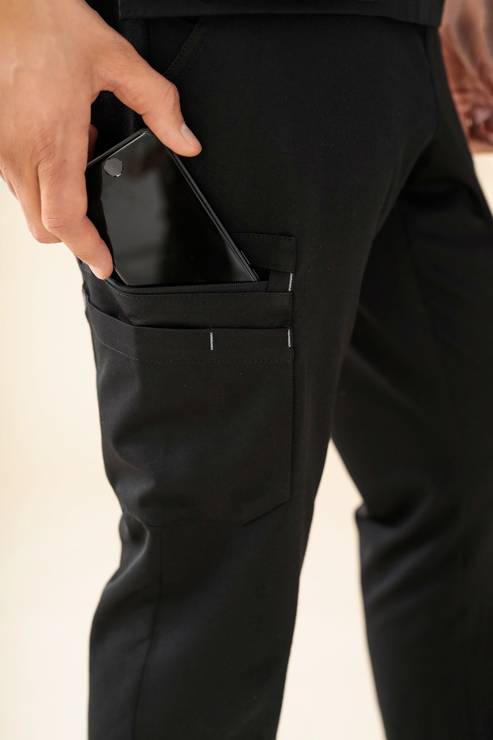 KAERE Hose Herren - Saumbündchen Kurzgr. mit Beintaschen schwarz