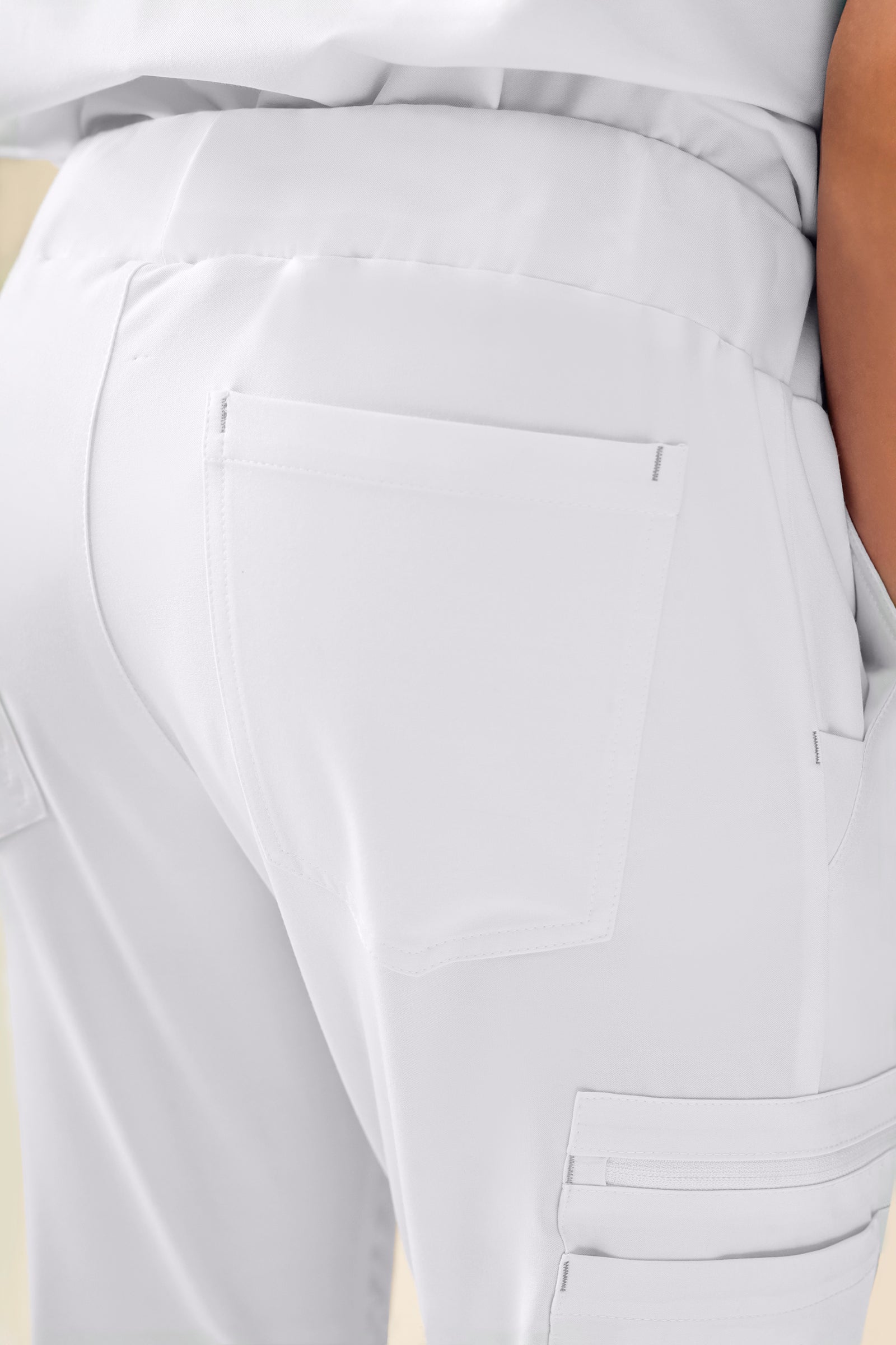 KAERE Hose Herren - Saumbündchen Kurzgr. mit Beintaschen weiss