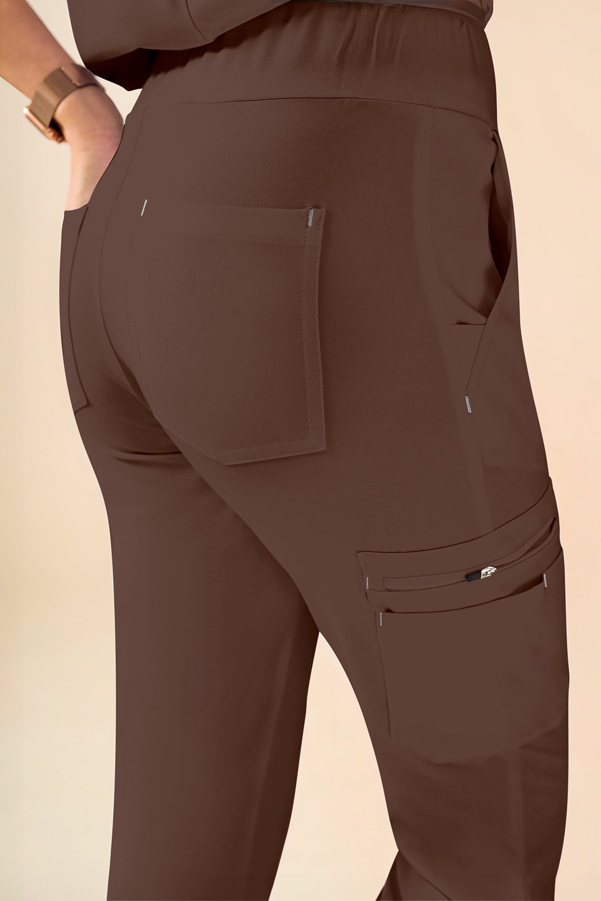 KAERE Hose Damen - gerader Saum mit Beintaschen coffee