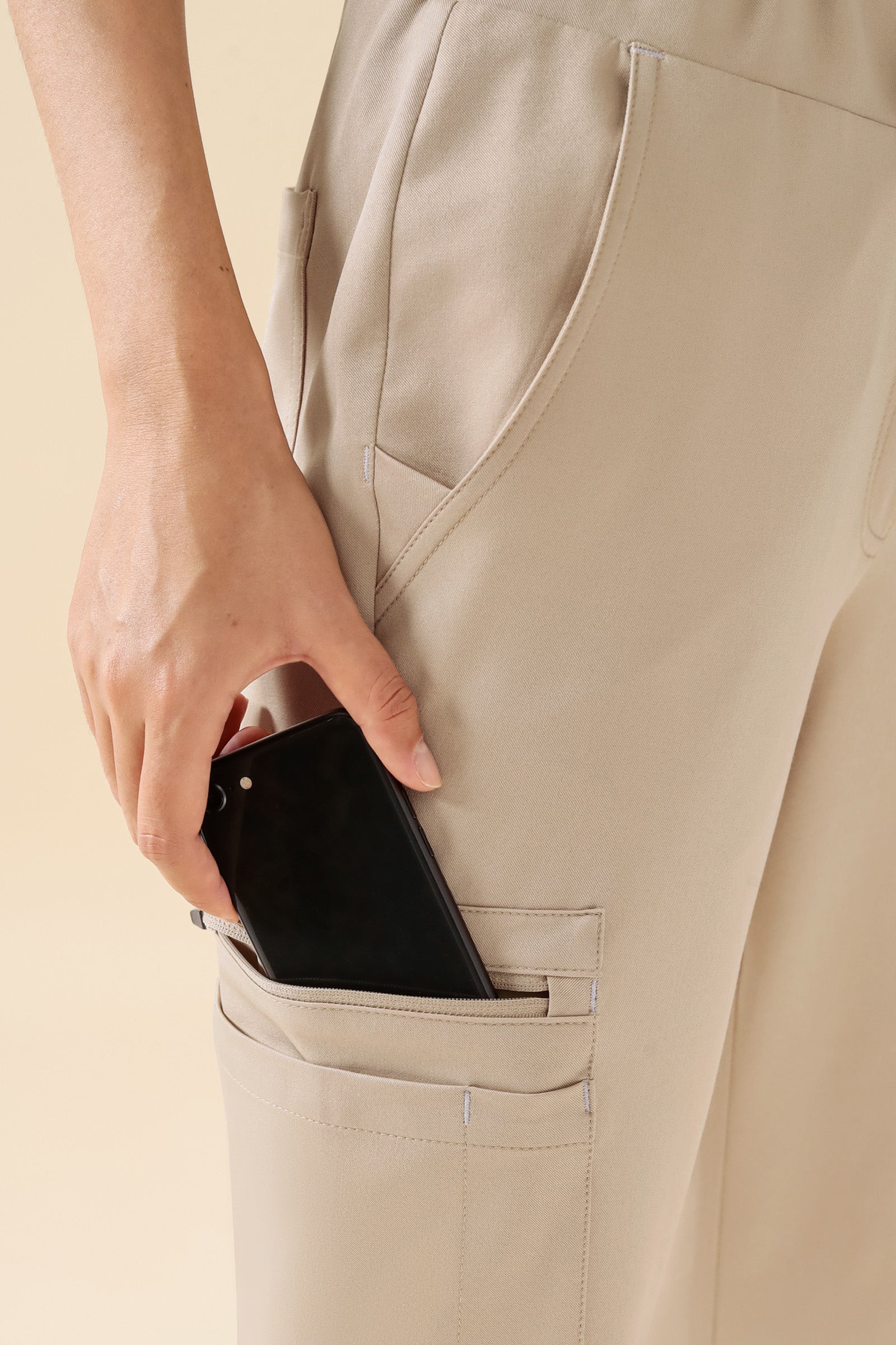 KAERE Hose Damen - gerader Saum mit Beintaschen sand