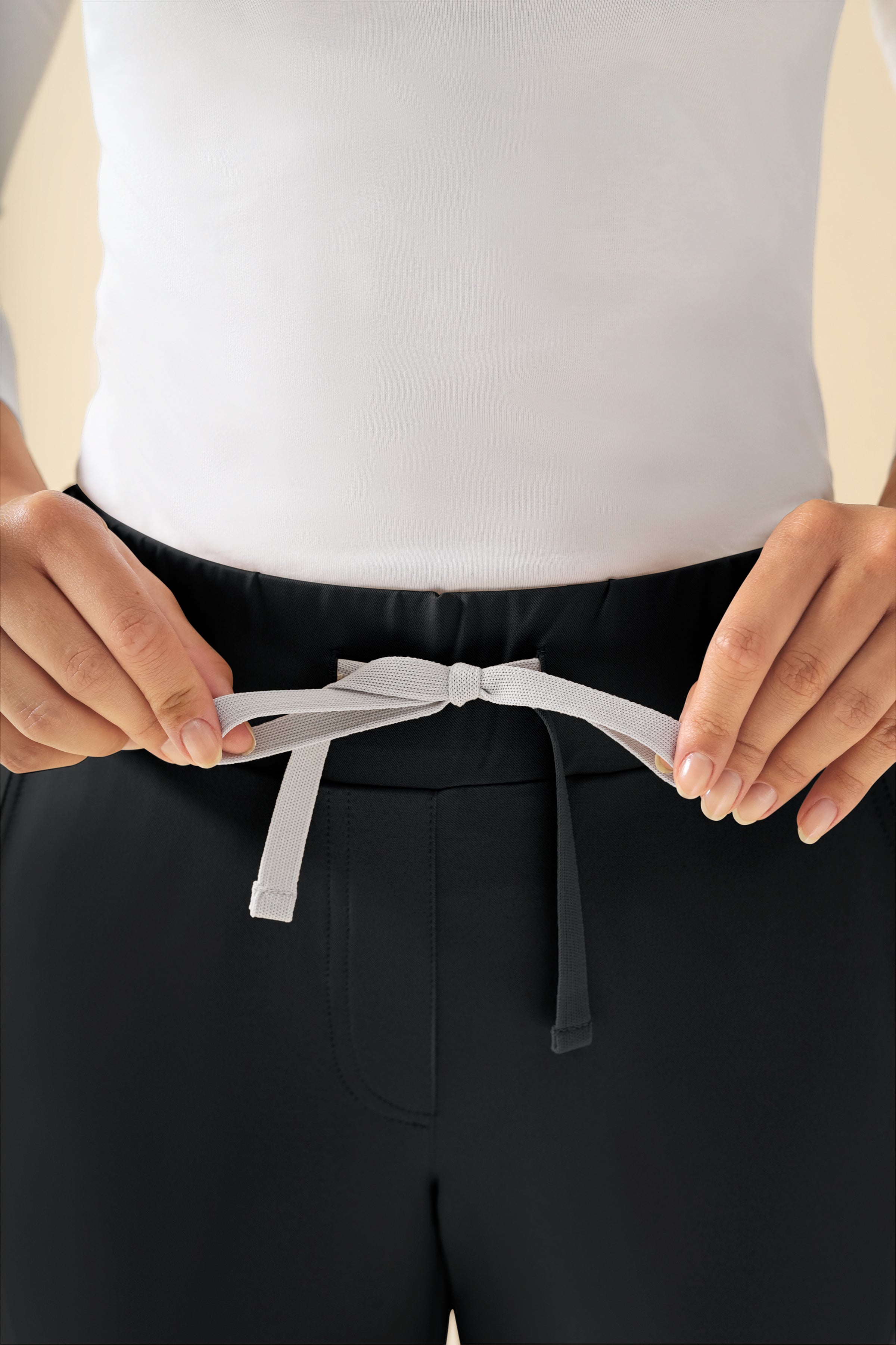 KAERE Hose Damen - gerader Saum ohne Beintaschen schwarz