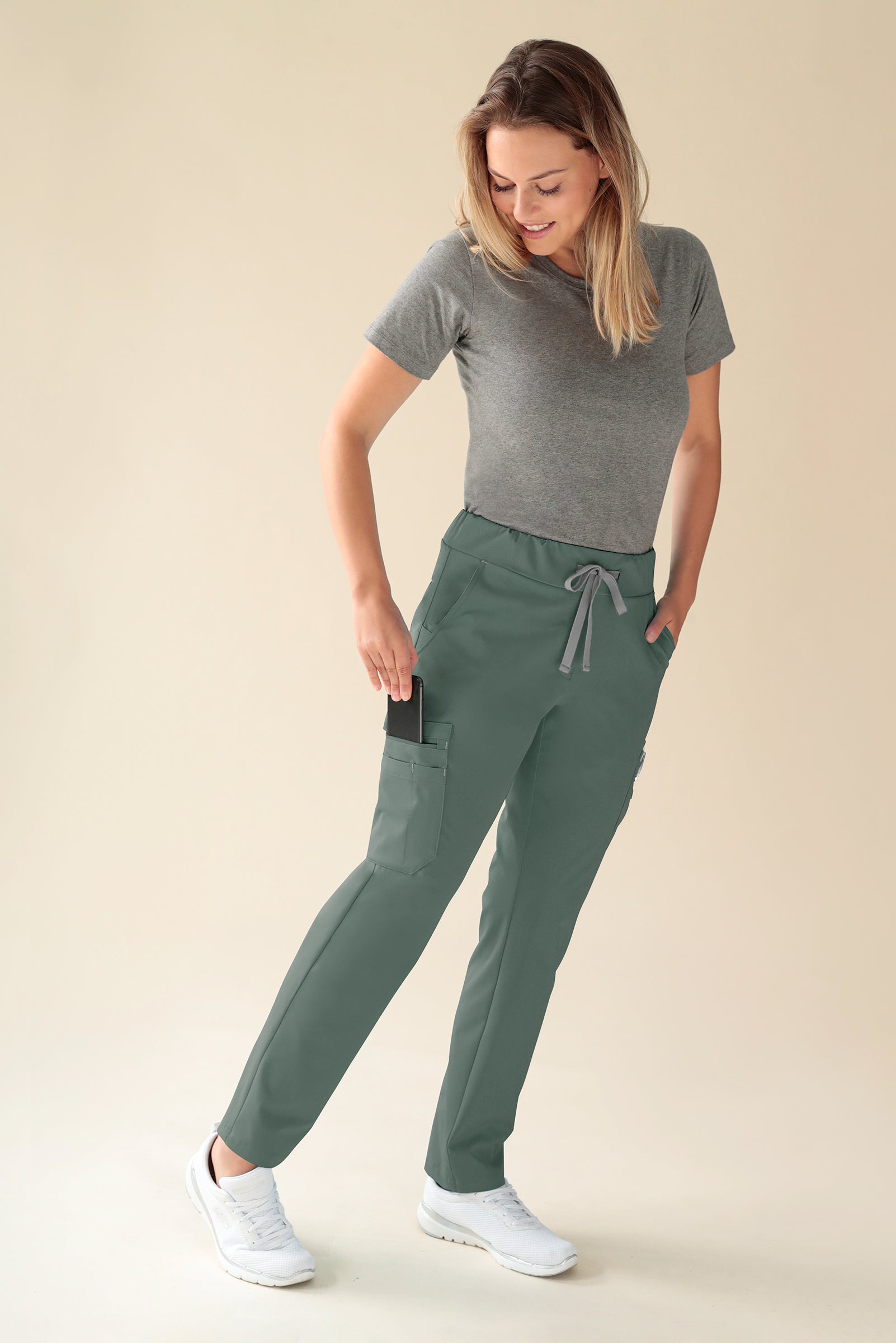 KAERE Hose Damen - gerader Saum Kurzgr. mit Beintaschen dunkelgrün, Vue de face