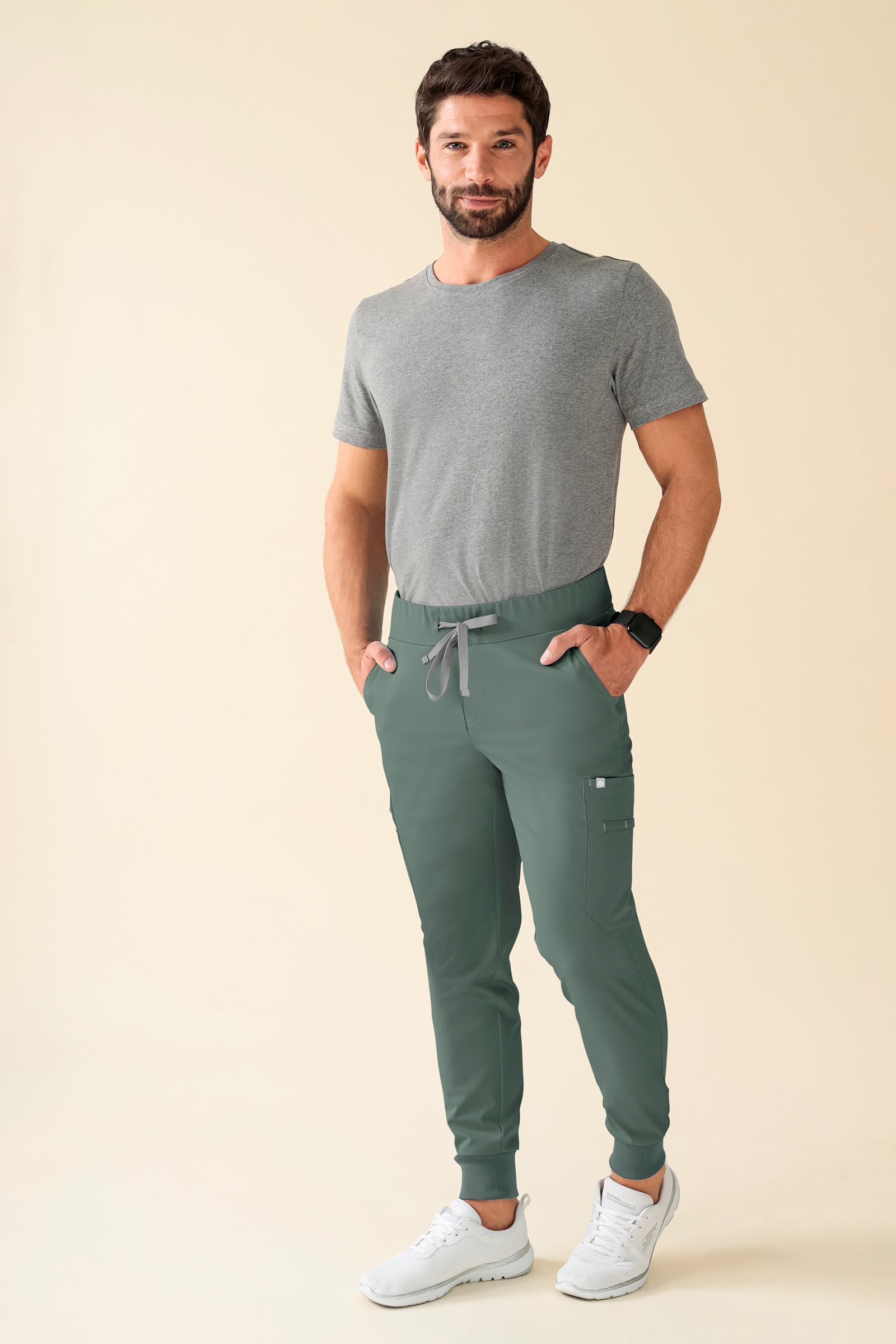 KAERE Hose Herren - Saumbündchen Kurzgr. mit Beintaschen dunkelgrün, Vue de face