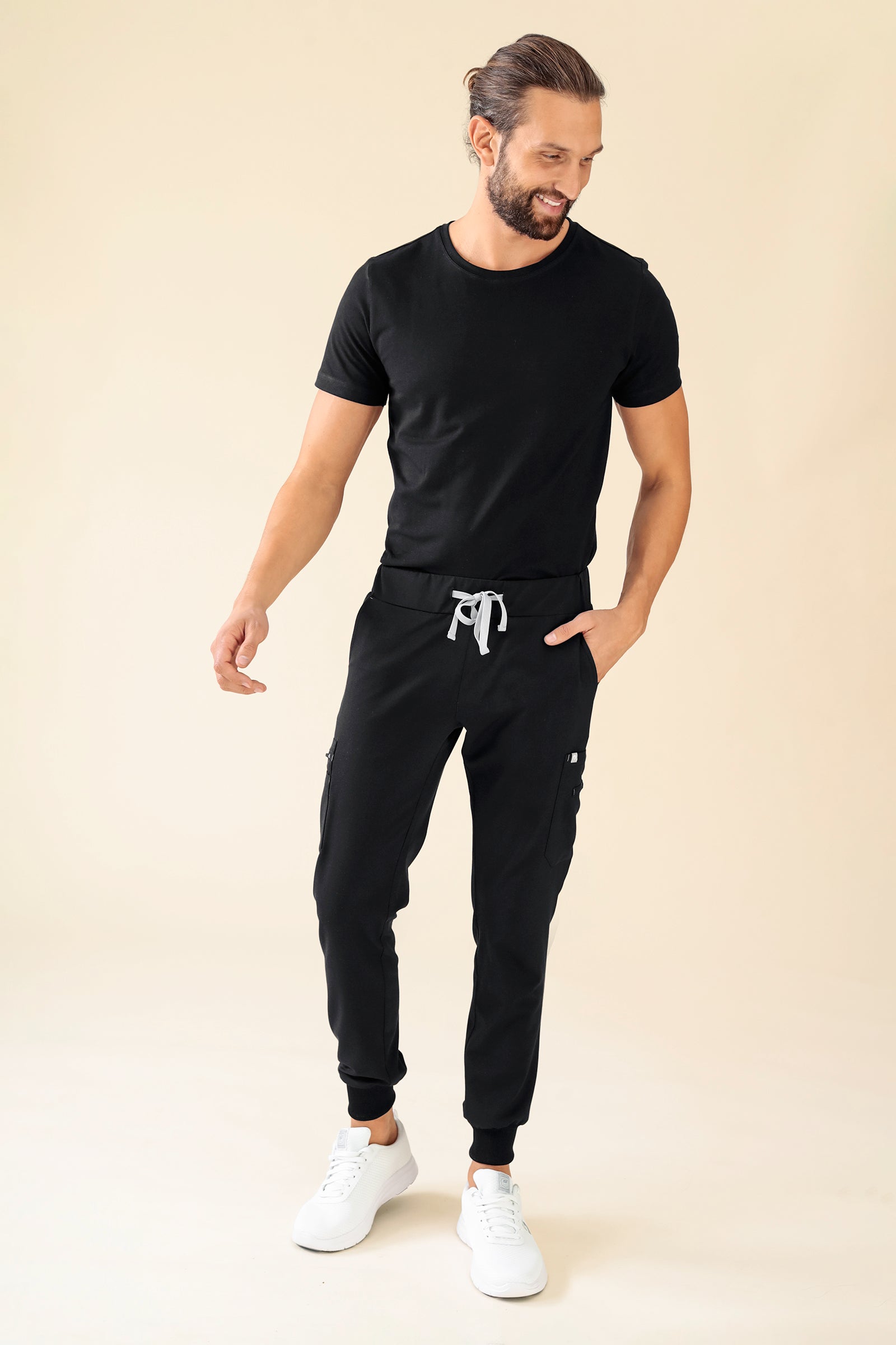 KAERE Hose Herren - Saumbündchen mit Beintaschen schwarz, Vue de face