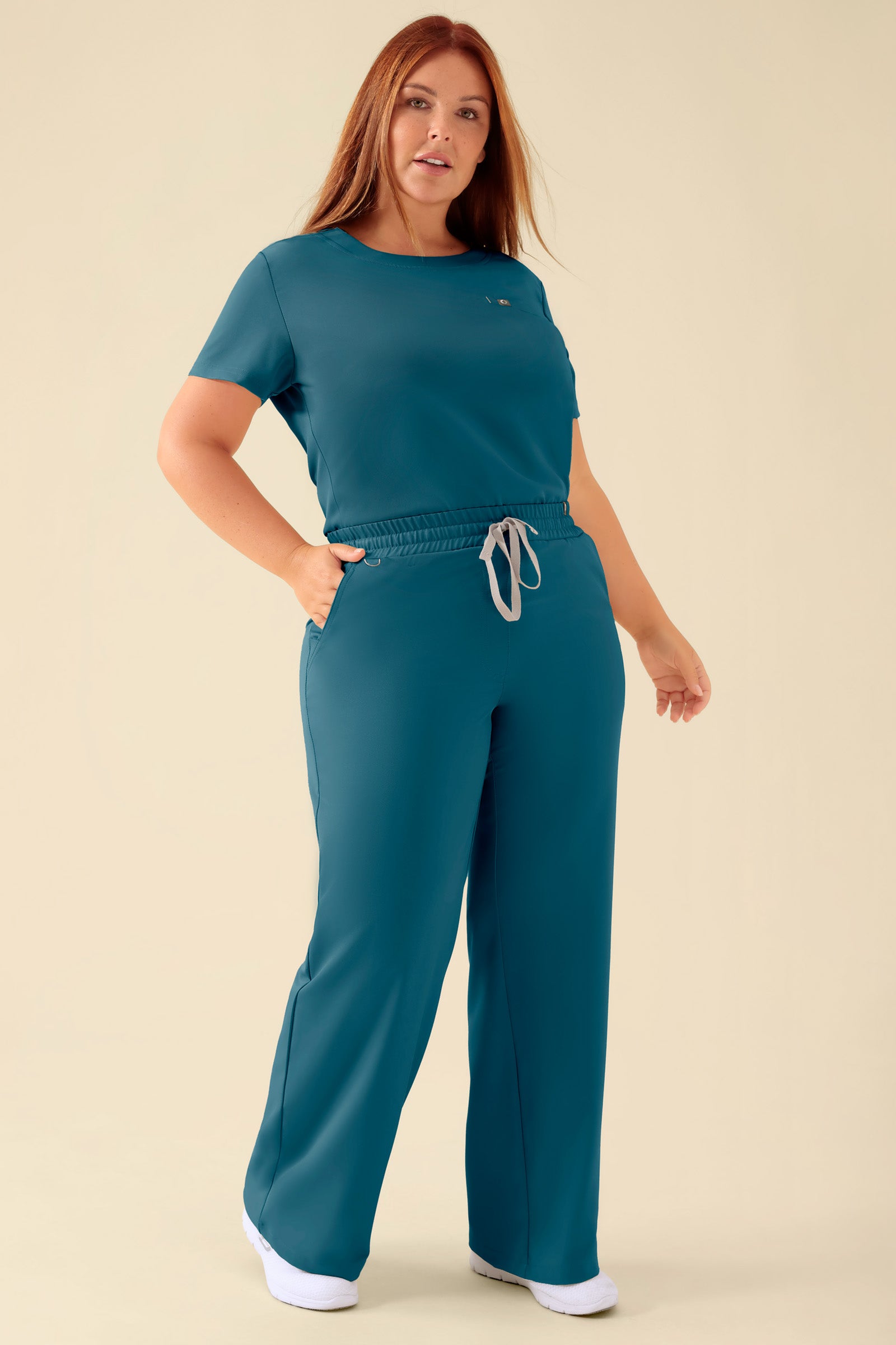 KAERE Hose Damen - weites Bein petrol, Vorderansicht Das Model ist 173 cm groß und trägt Grösse XL