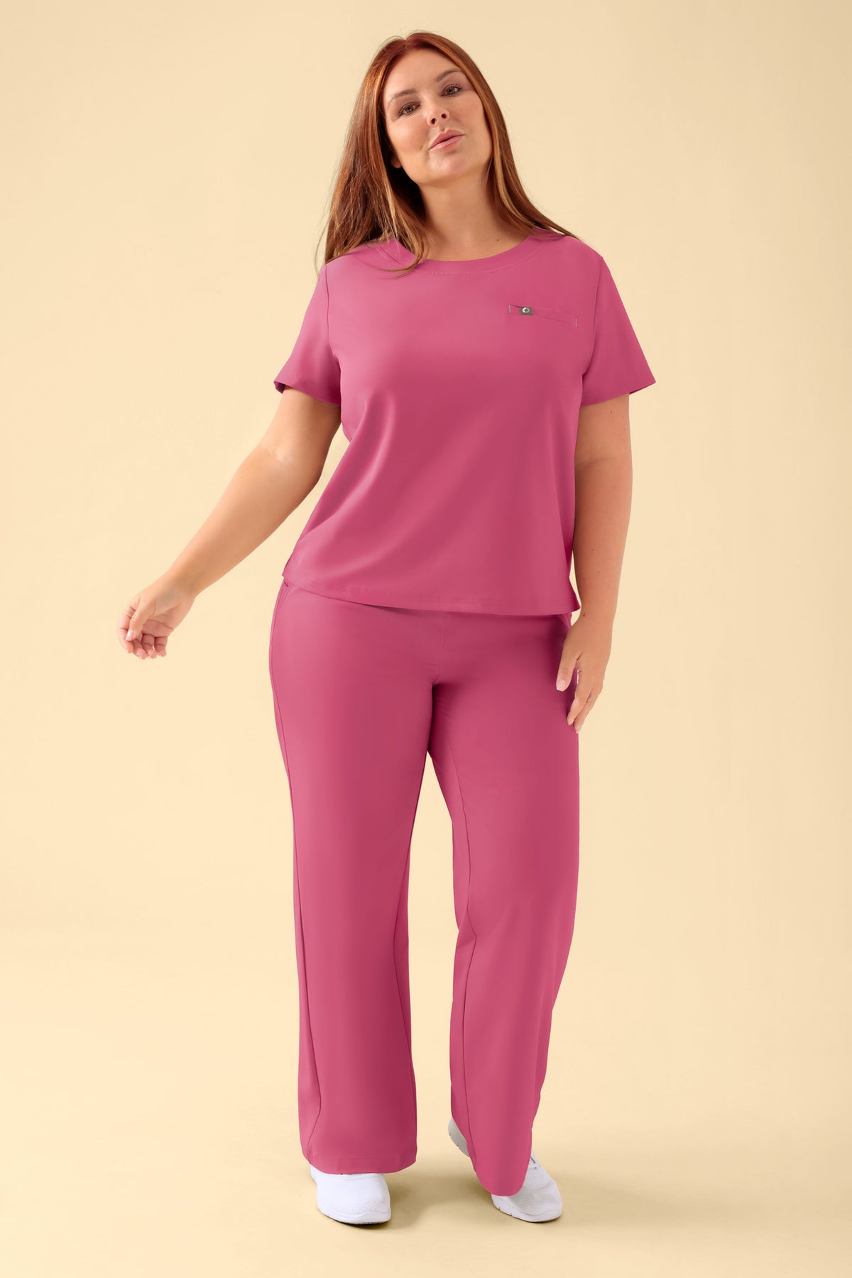 KAERE Shirt Damen - Rundhalsausschnitt rosenholz, Vue de face Le mannequin mesure 173 cm et porte la taille XL