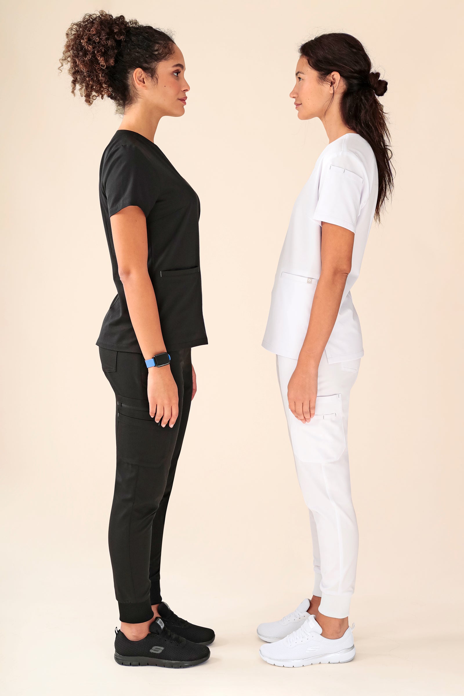 KAERE Hose Damen - Saumbündchen mit Beintaschen schwarz