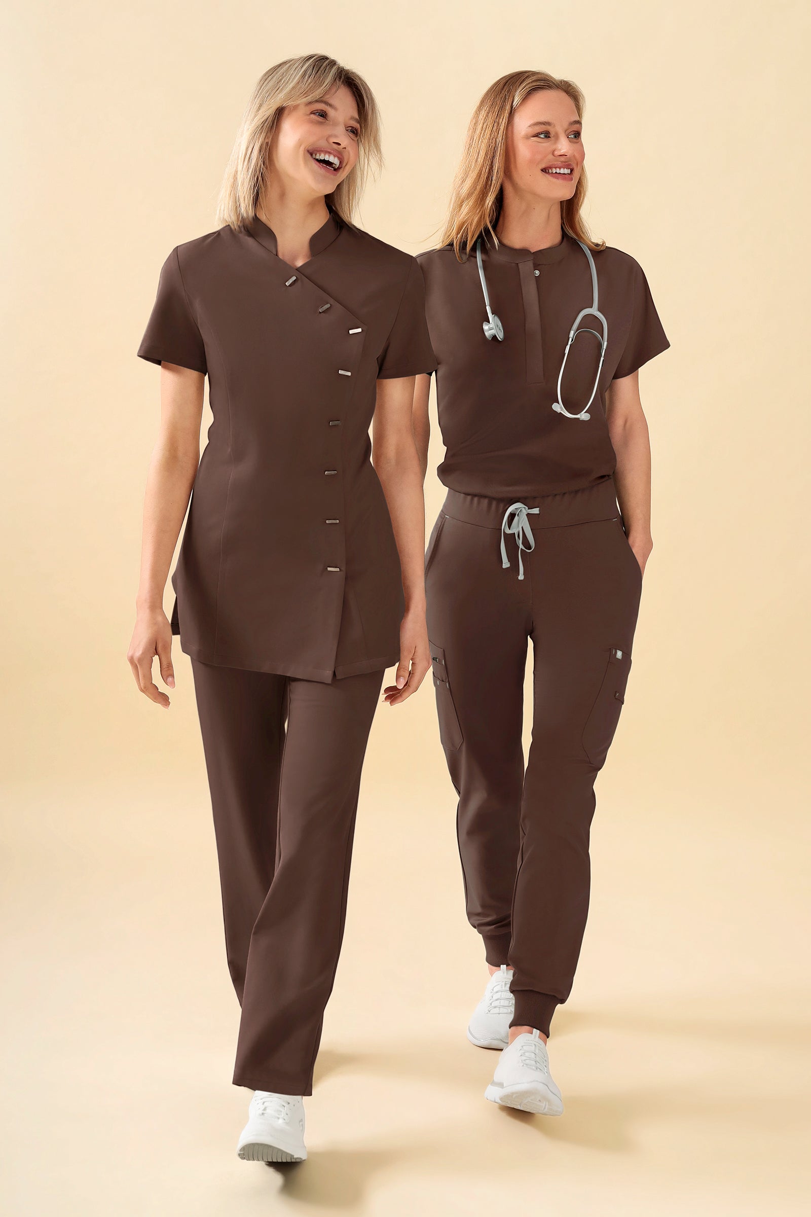 KAERE Kasack Damen - asymmetrische Knopfleiste coffee, Vue de face