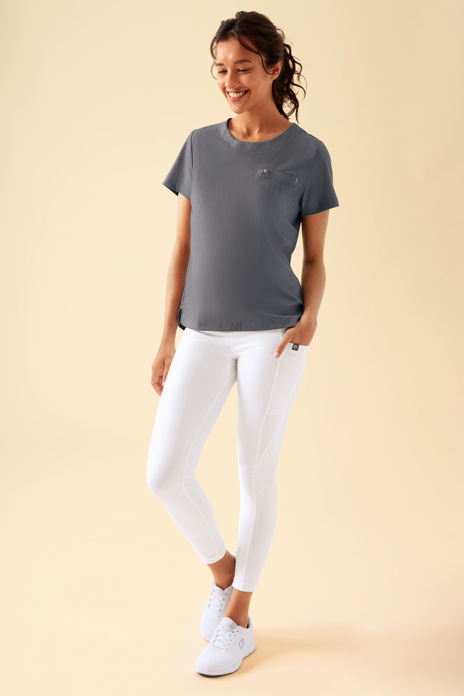 KAERE Leggings Damen - super elastisch weiss, Vue de face Le mannequin mesure 176 cm et porte la taille S