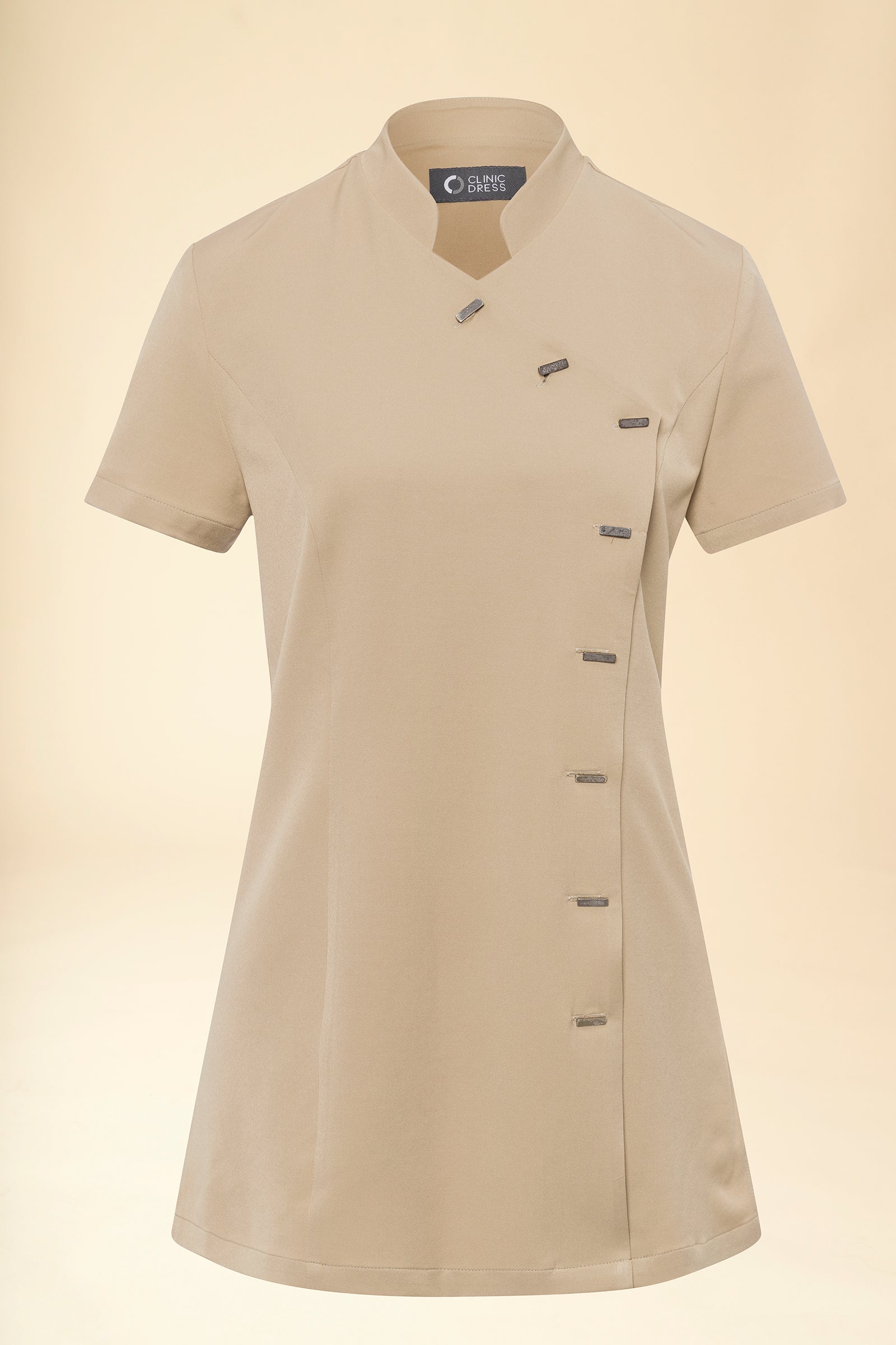 KAERE Kasack Damen - asymmetrische Knopfleiste sand, Vue de face