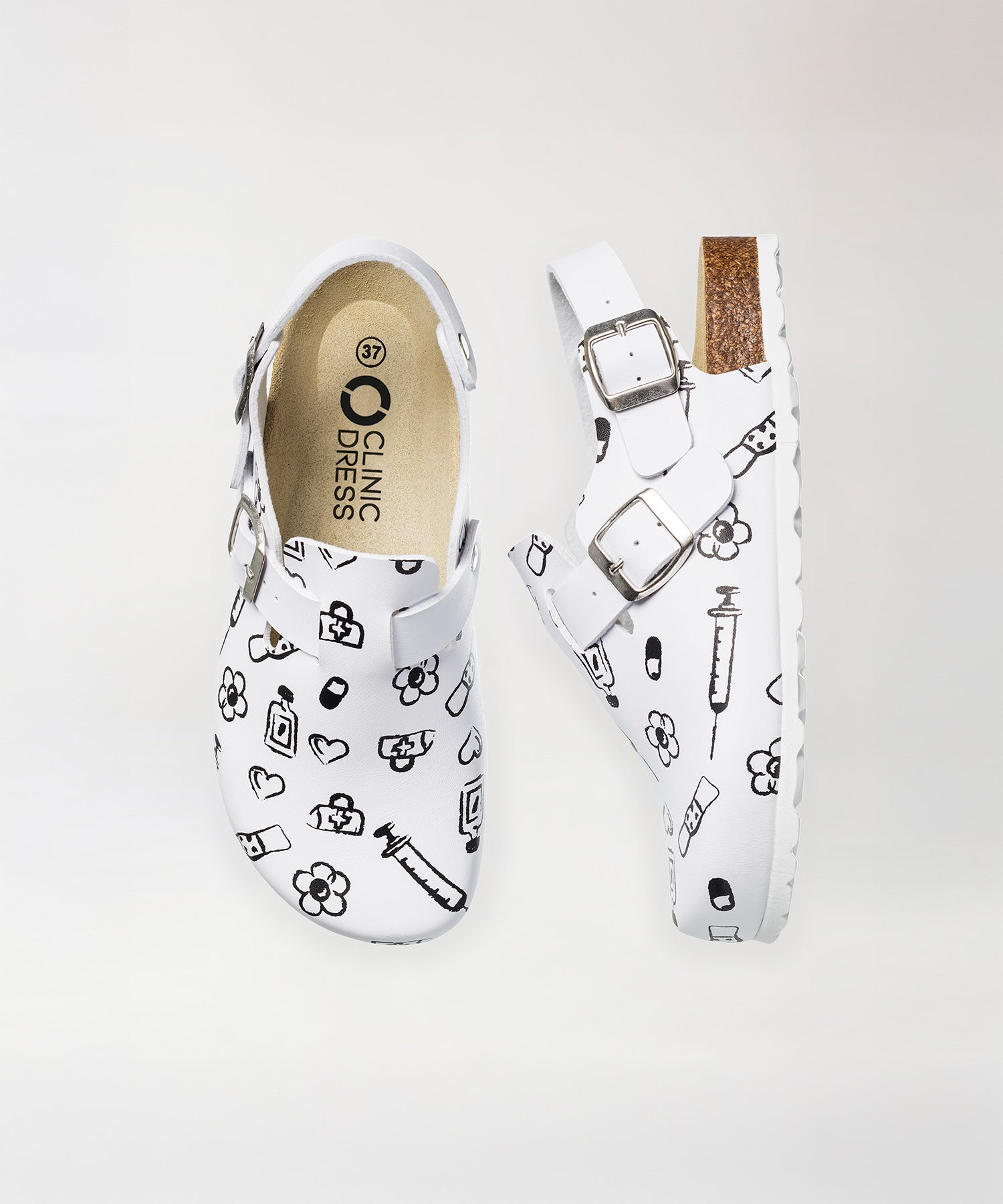 Damenschuh Modell Clogs mit Krankenhaus Motiven