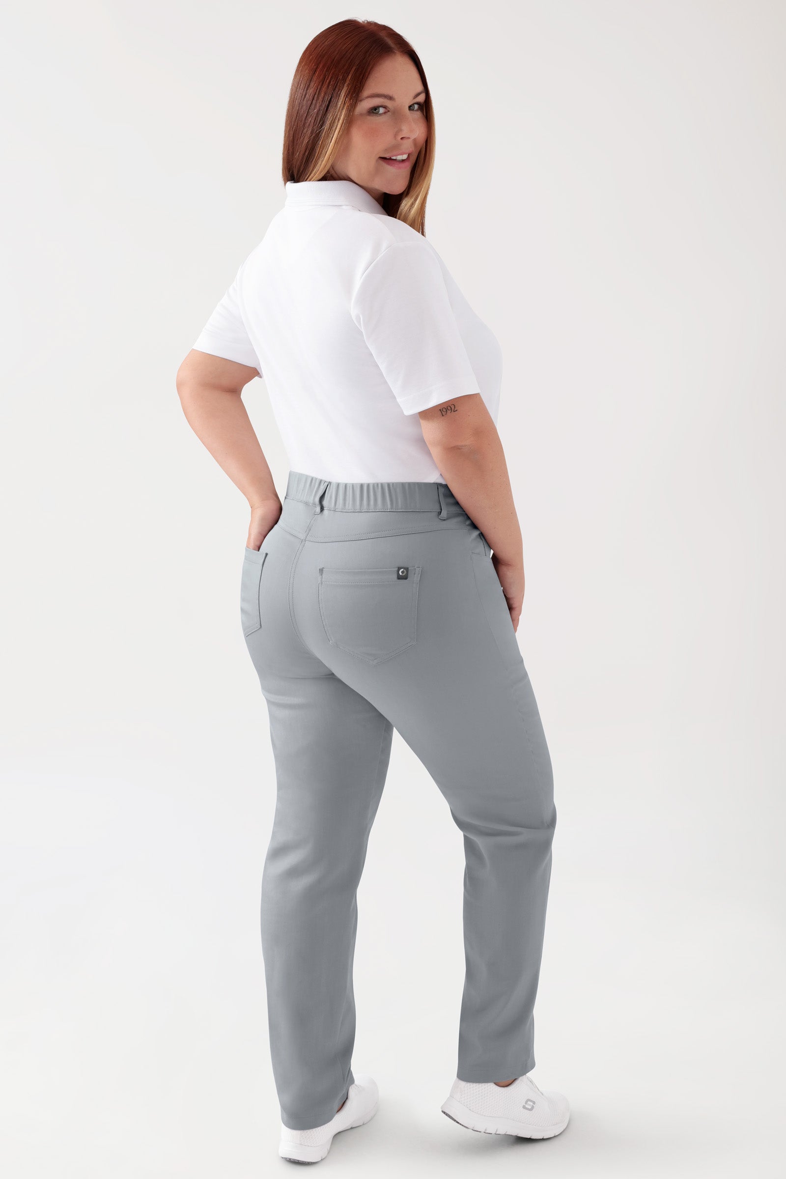 COMFY FLEX 5-Pocket Hose Damen - gerades Bein grau, Vue de dos Le mannequin mesure 173 cm et porte la taille 46
