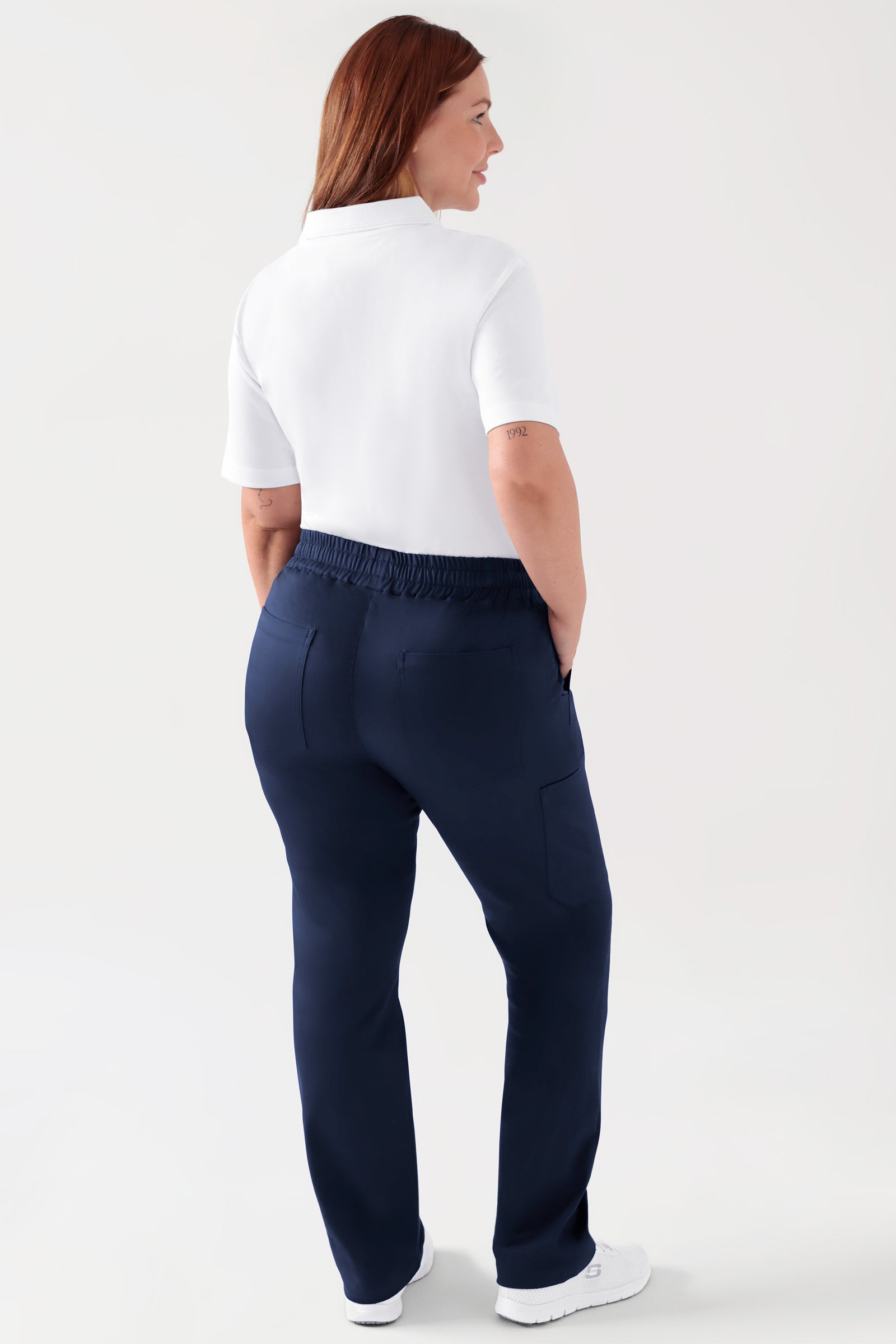 COMFY FLEX Stretch Hose Unisex - 1/1 Länge navy, Rückansicht Das Model ist 173 cm groß und trägt Grösse L