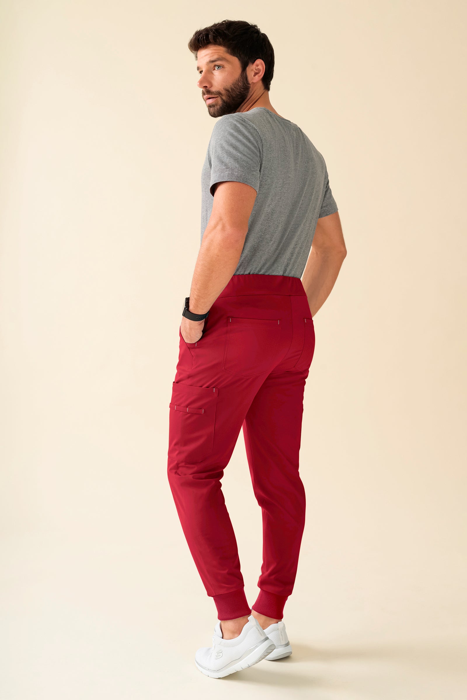 KAERE Hose Herren - Saumbündchen Kurzgr. mit Beintaschen rot, Rückansicht 