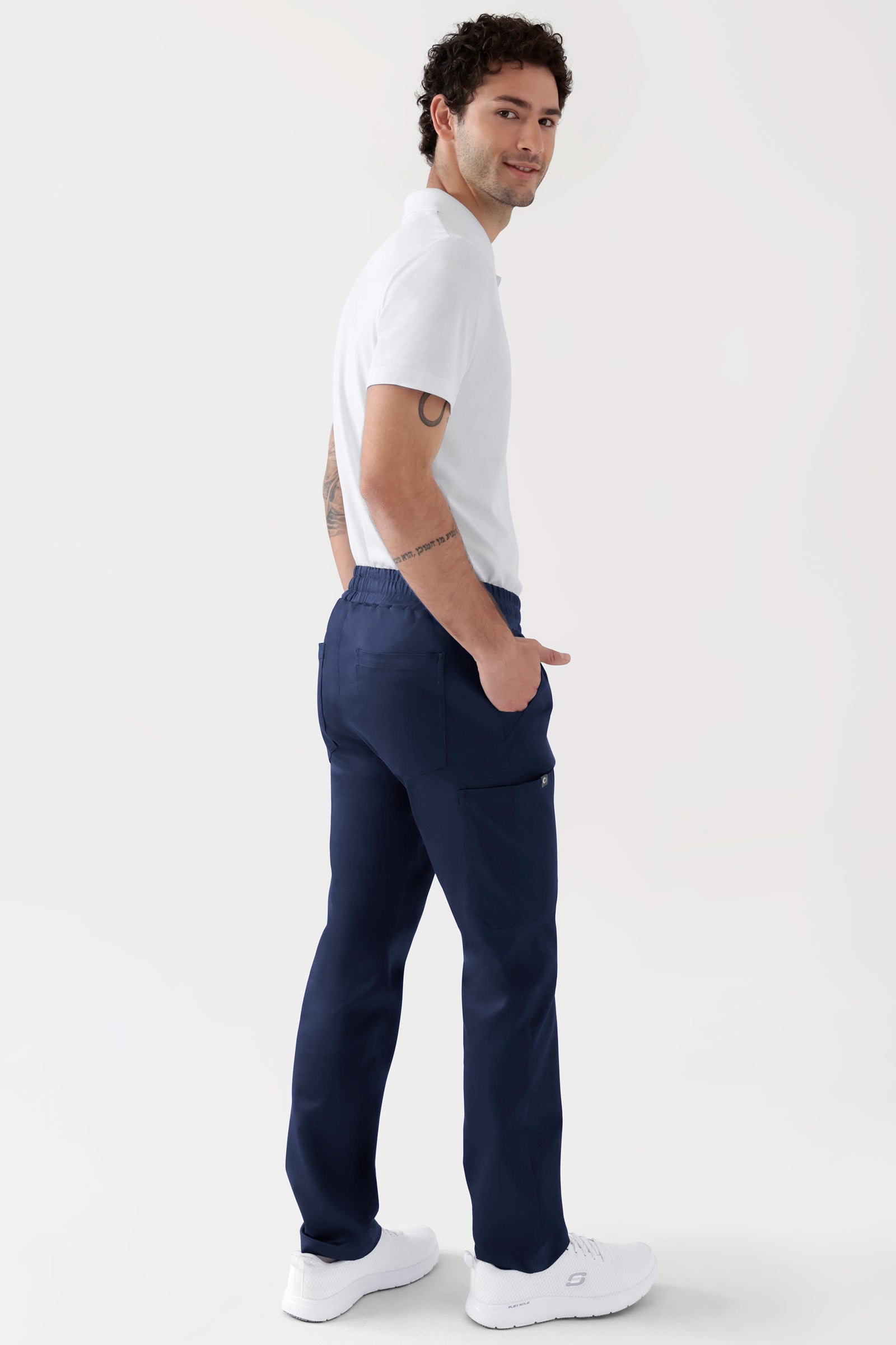 COMFY FLEX Stretch Hose Unisex - 1/1 Länge navy, Rückansicht Das Model ist 188 cm groß und trägt Grösse M