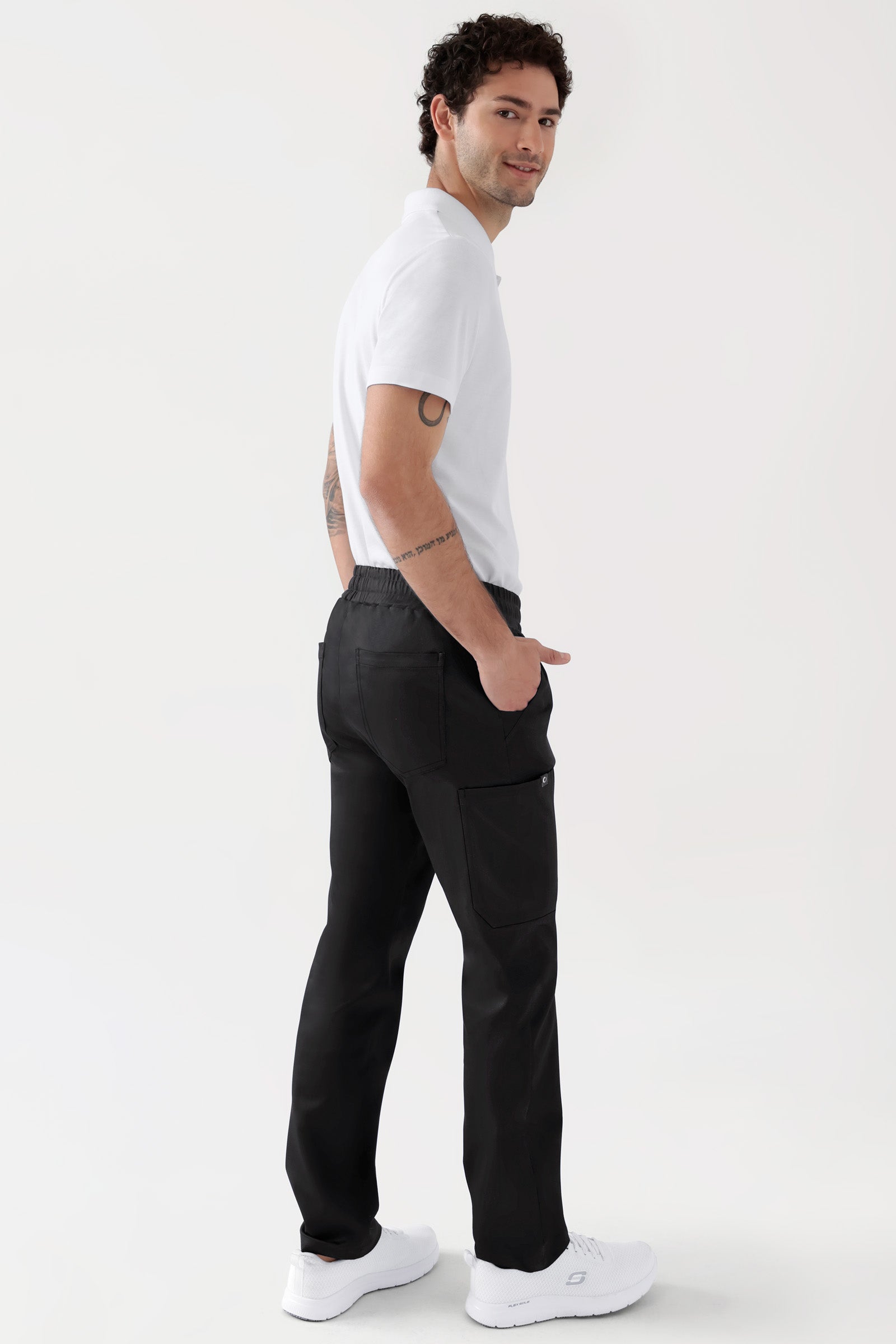 COMFY FLEX Stretch Hose Unisex - 1/1 Länge schwarz, Rückansicht Das Model ist 188 cm groß und trägt Grösse M