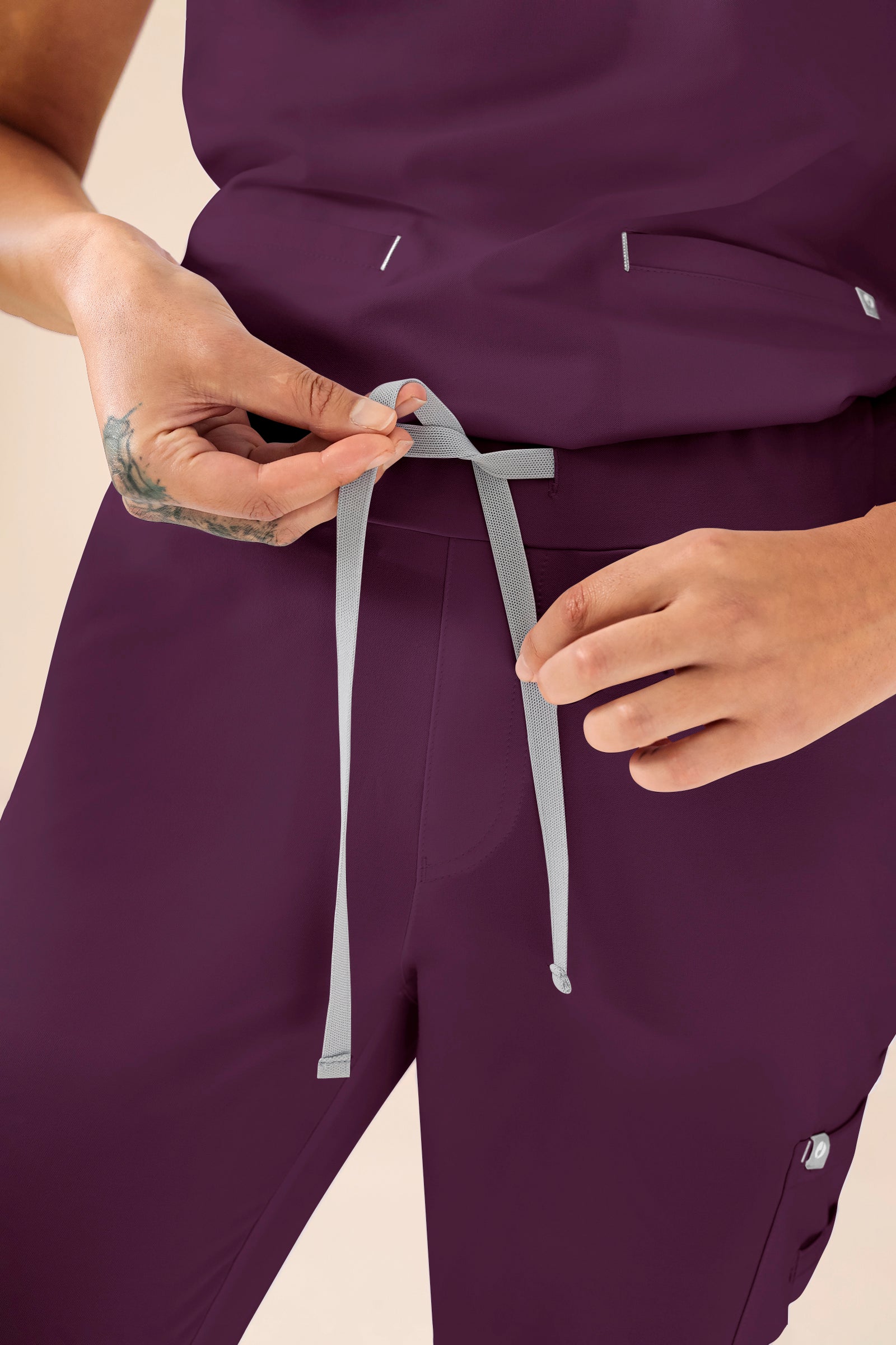 KAERE Hose Damen - gerader Saum Kurzgr. mit Beintaschen pflaume