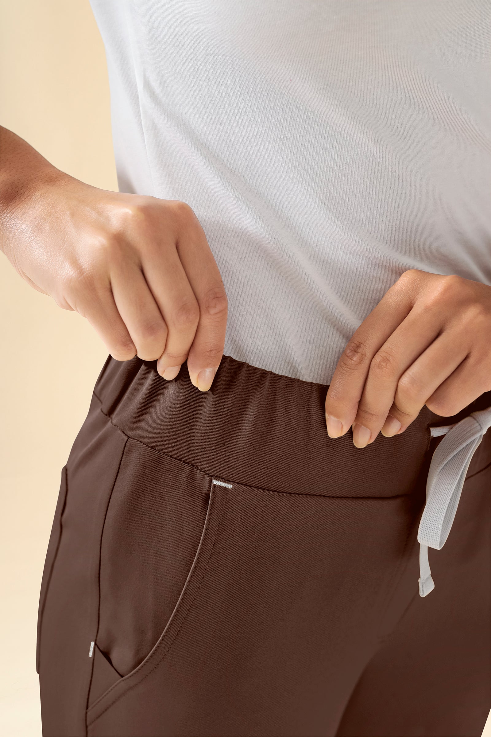 KAERE Hose Damen Normale Grösse - Saumabschluss mit Strickbund coffee