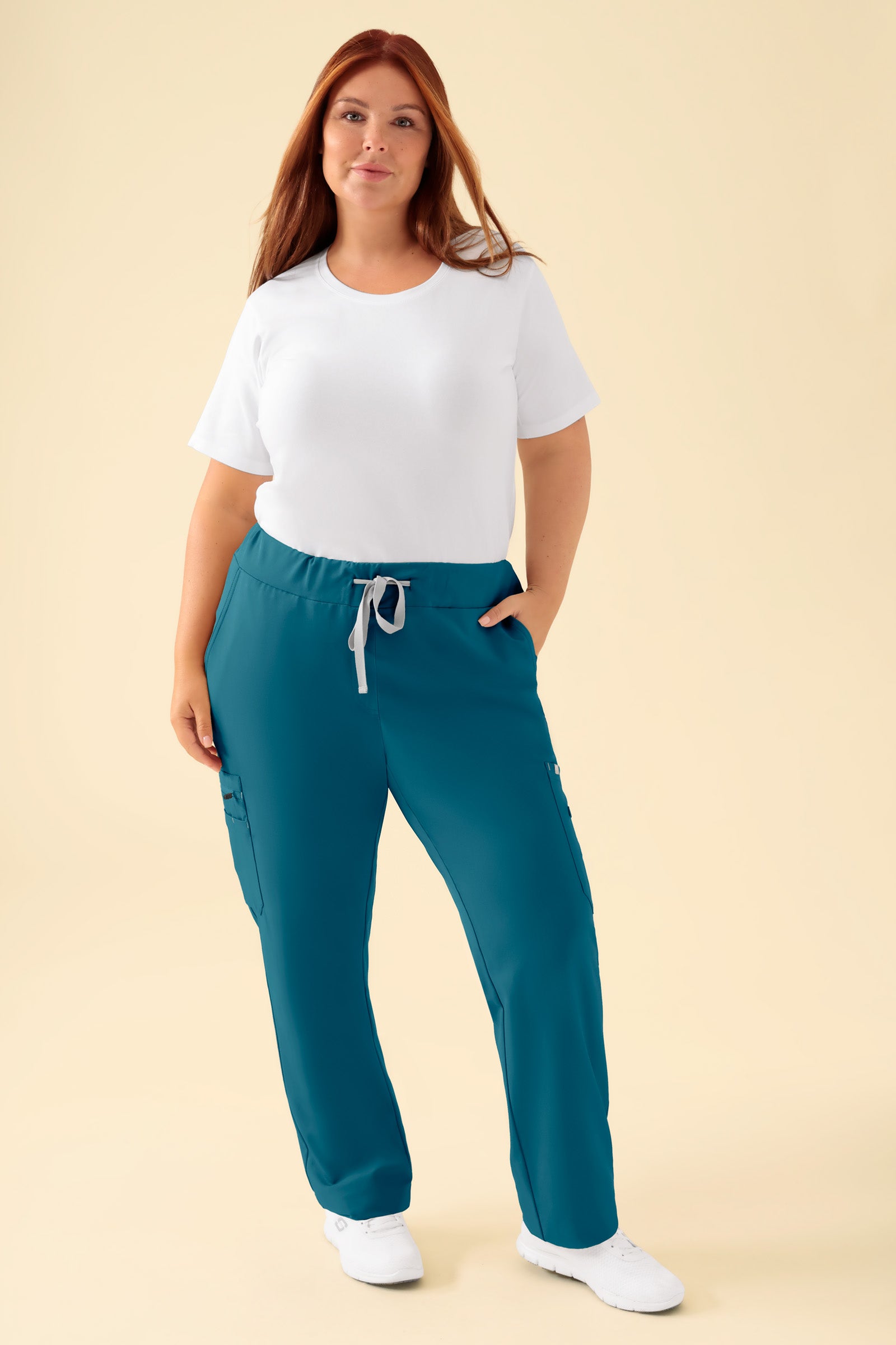 KAERE Hose Damen - gerader Saum mit Beintaschen petrol, Vue de face Le mannequin mesure 173 cm et porte la taille XL