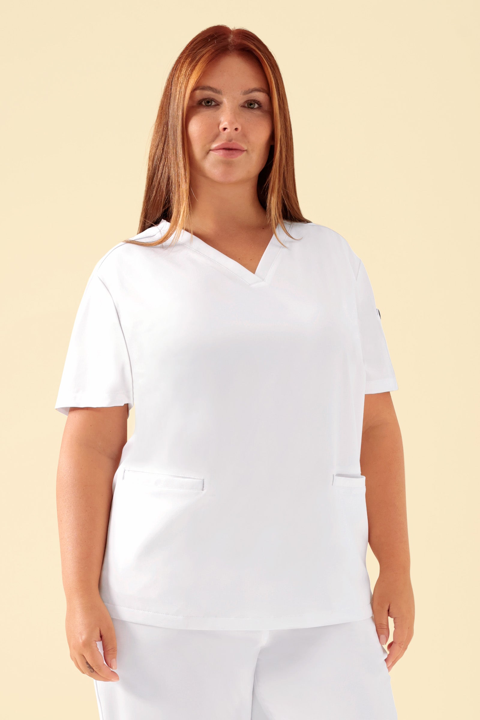 KAERE Schlupfkasack Damen - V-Ausschnitt weiss, Vue de face Le mannequin mesure 173 cm et porte la taille XL