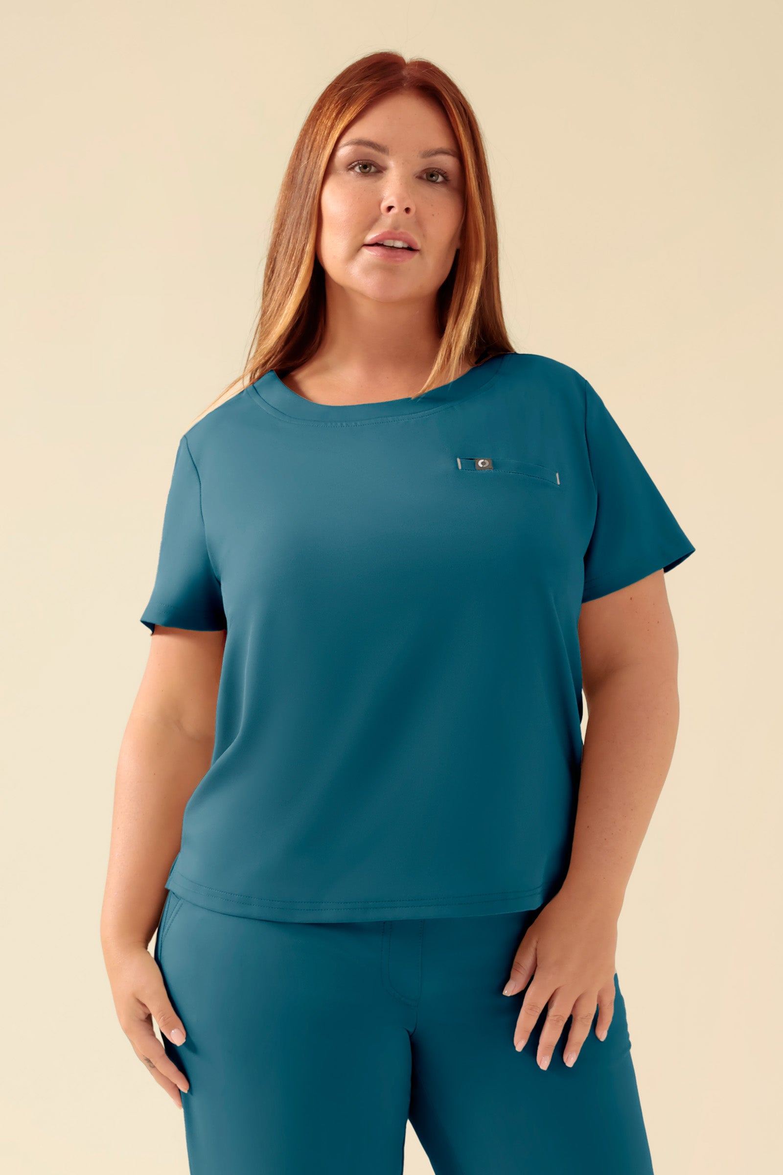 KAERE Shirt Damen - Rundhalsausschnitt petrol, Vue de face Le mannequin mesure 173 cm et porte la taille XL