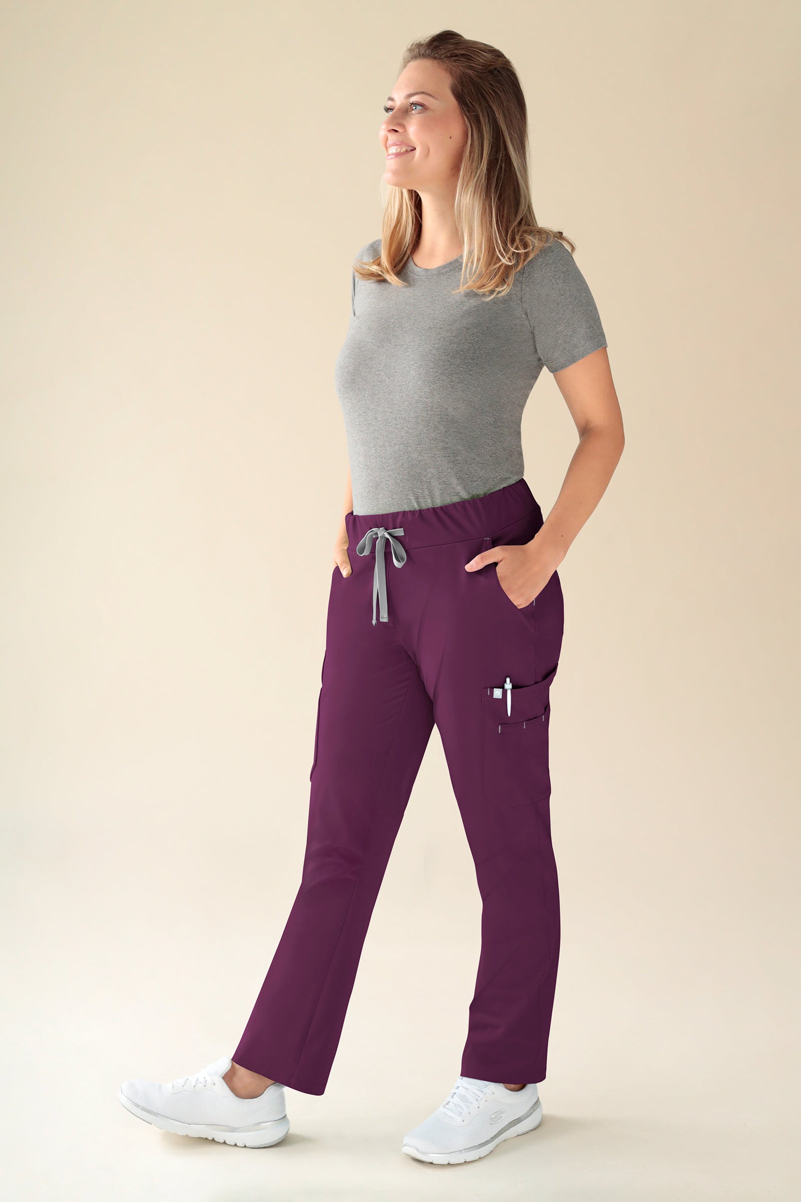 KAERE Hose Damen - gerader Saum Kurzgr. mit Beintaschen pflaume