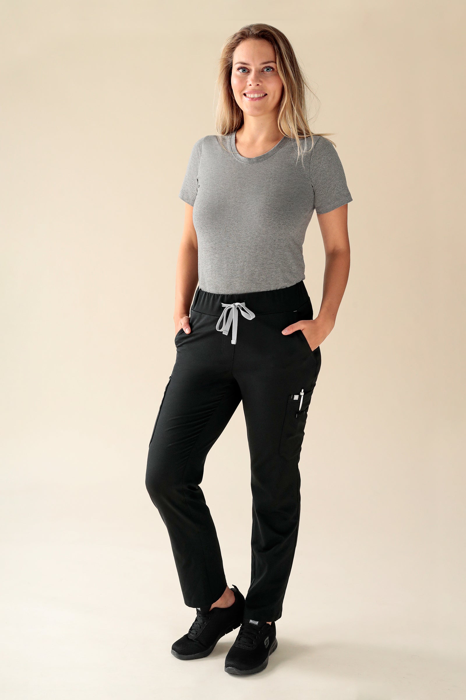 KAERE Hose Damen - gerader Saum Kurzgr. mit Beintaschen schwarz