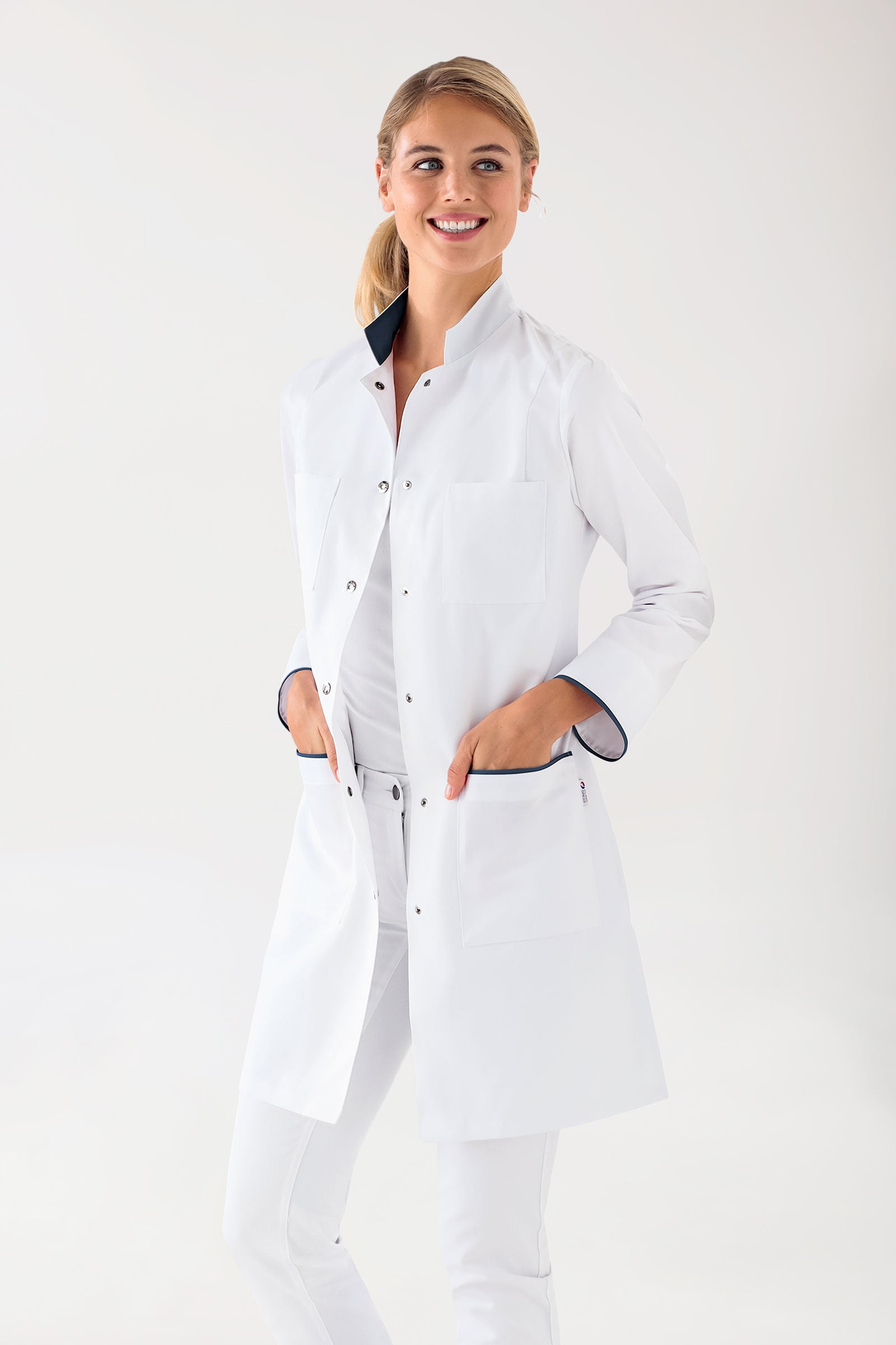 Kurzmantel Damen - Stehkragen weiss/navy, Vorderansicht 
