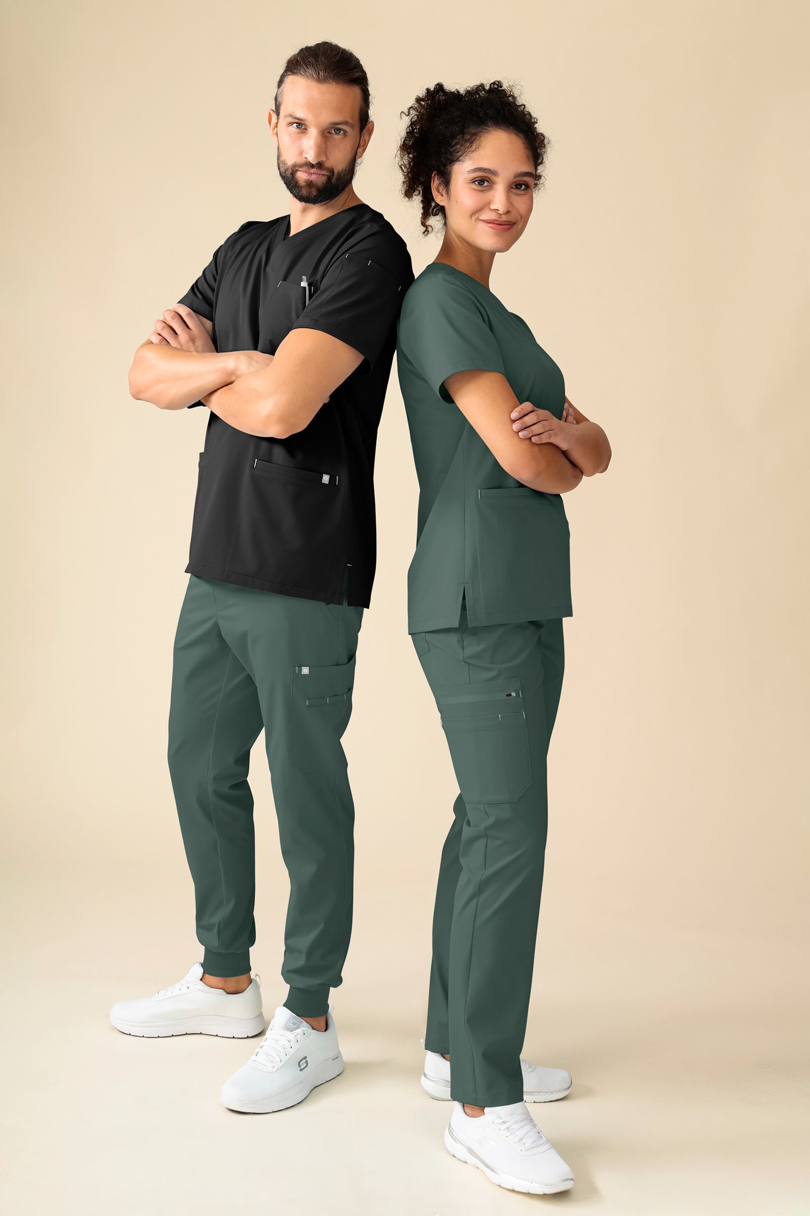 KAERE Hose Herren - Saumbündchen mit Beintaschen dunkelgrün, Vue de face 