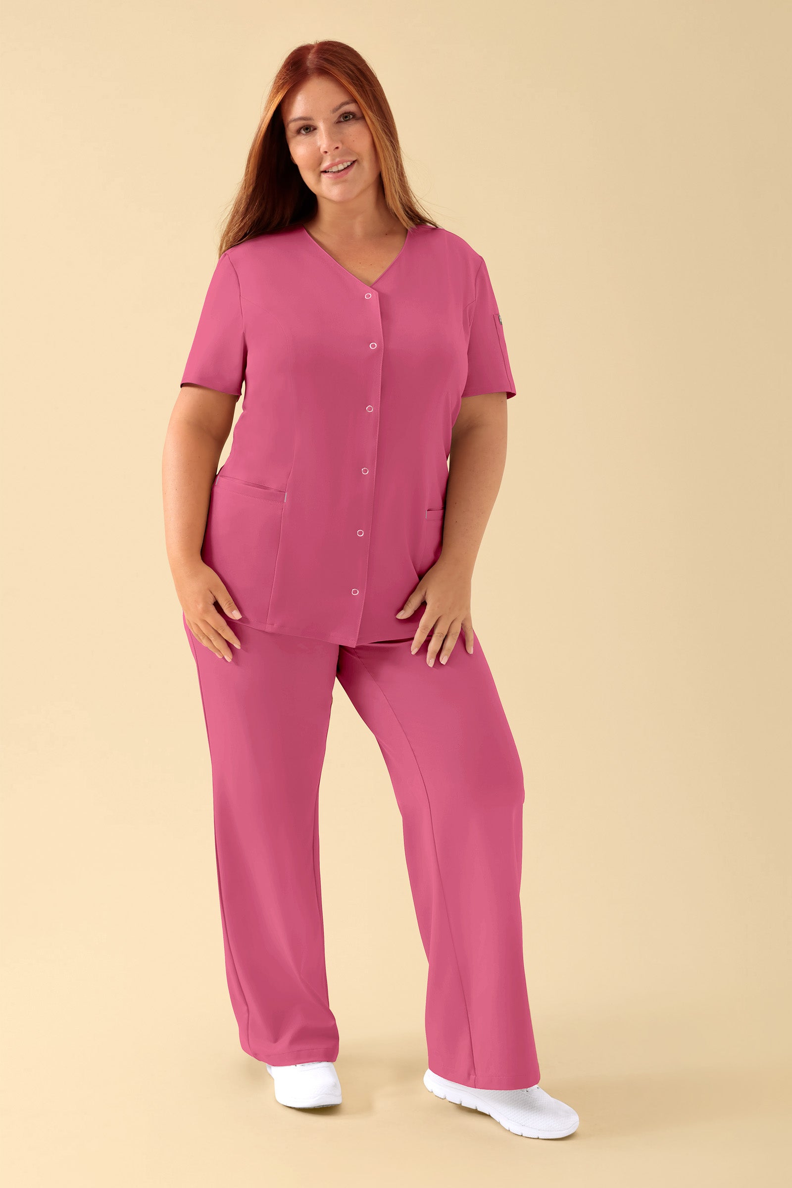 KAERE Kasack Damen - durchgeknöpft rosenholz, Vue de face Le mannequin mesure 173 cm et porte la taille XL