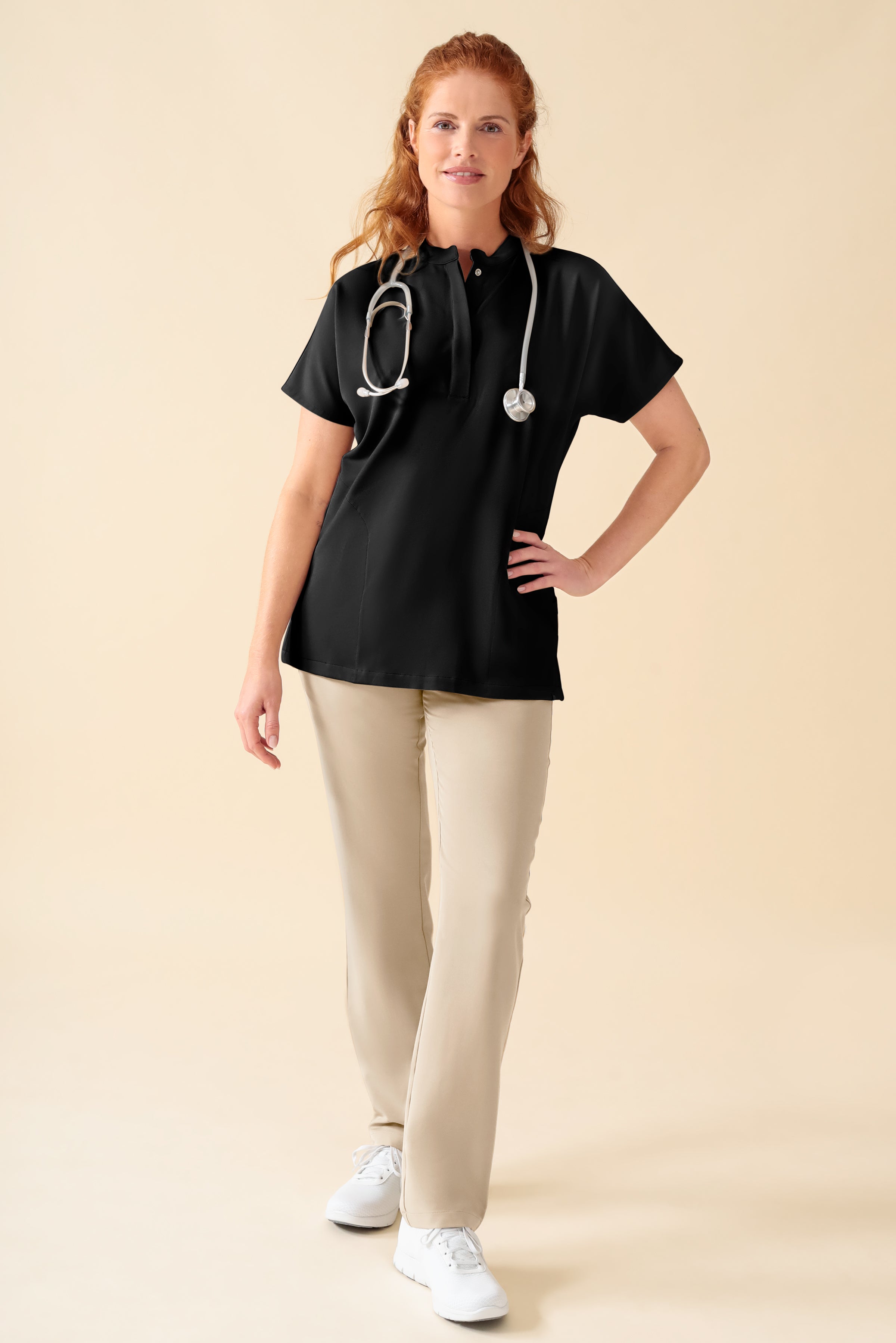 KAERE Hose Damen - gerader Saum ohne Beintaschen sand, Vue de face Le mannequin mesure 175 cm et porte la taille S