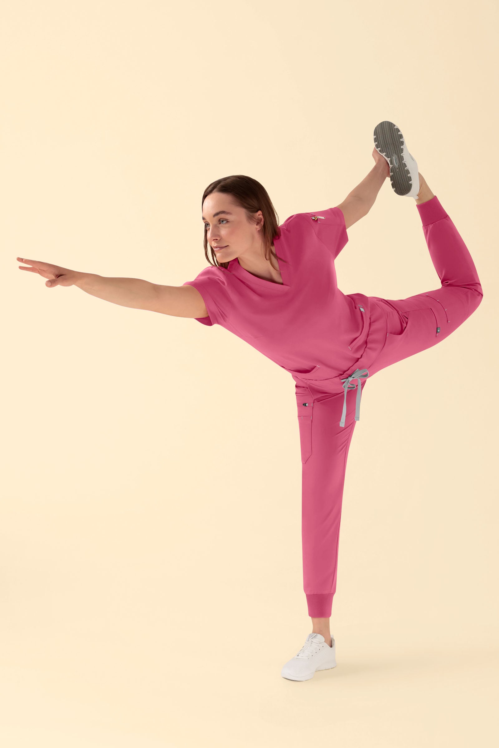 KAERE Schlupfkasack Damen - V-Ausschnitt rosenholz, Vue de face Le mannequin mesure 177 cm et porte la taille S