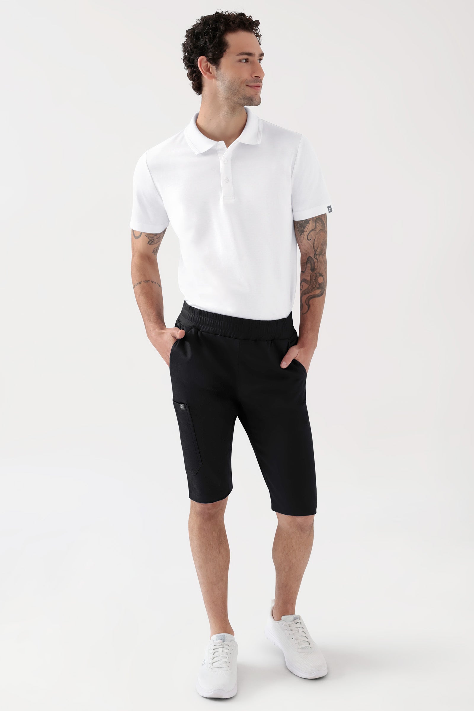 COMFY FLEX Stretch Hose Unisex - Bermuda schwarz, Vorderansicht Das Model ist 188 cm groß und trägt Grösse M
