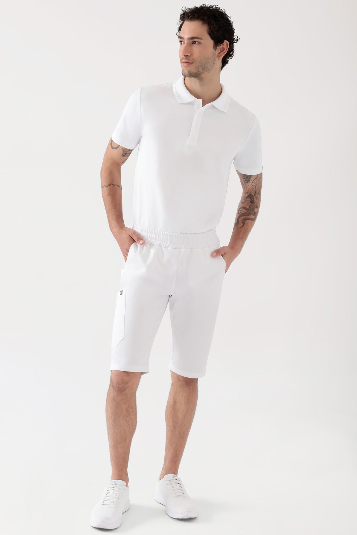 COMFY FLEX Stretch Hose Unisex - Bermuda weiss, Vorderansicht Das Model ist 188 cm groß und trägt Grösse M
