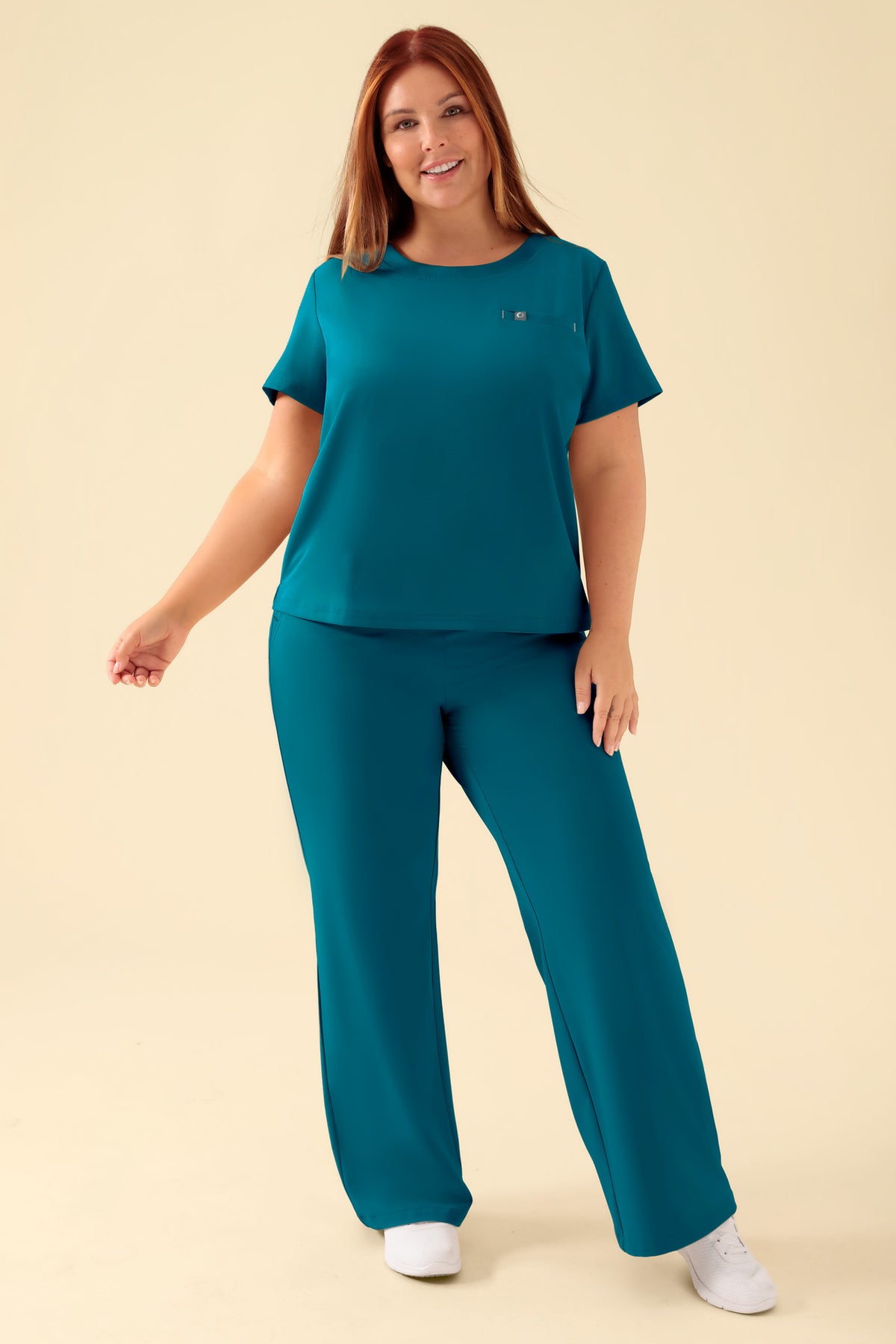 KAERE Shirt Damen - Rundhalsausschnitt petrol, Vue de face Le mannequin mesure 173 cm et porte la taille XL