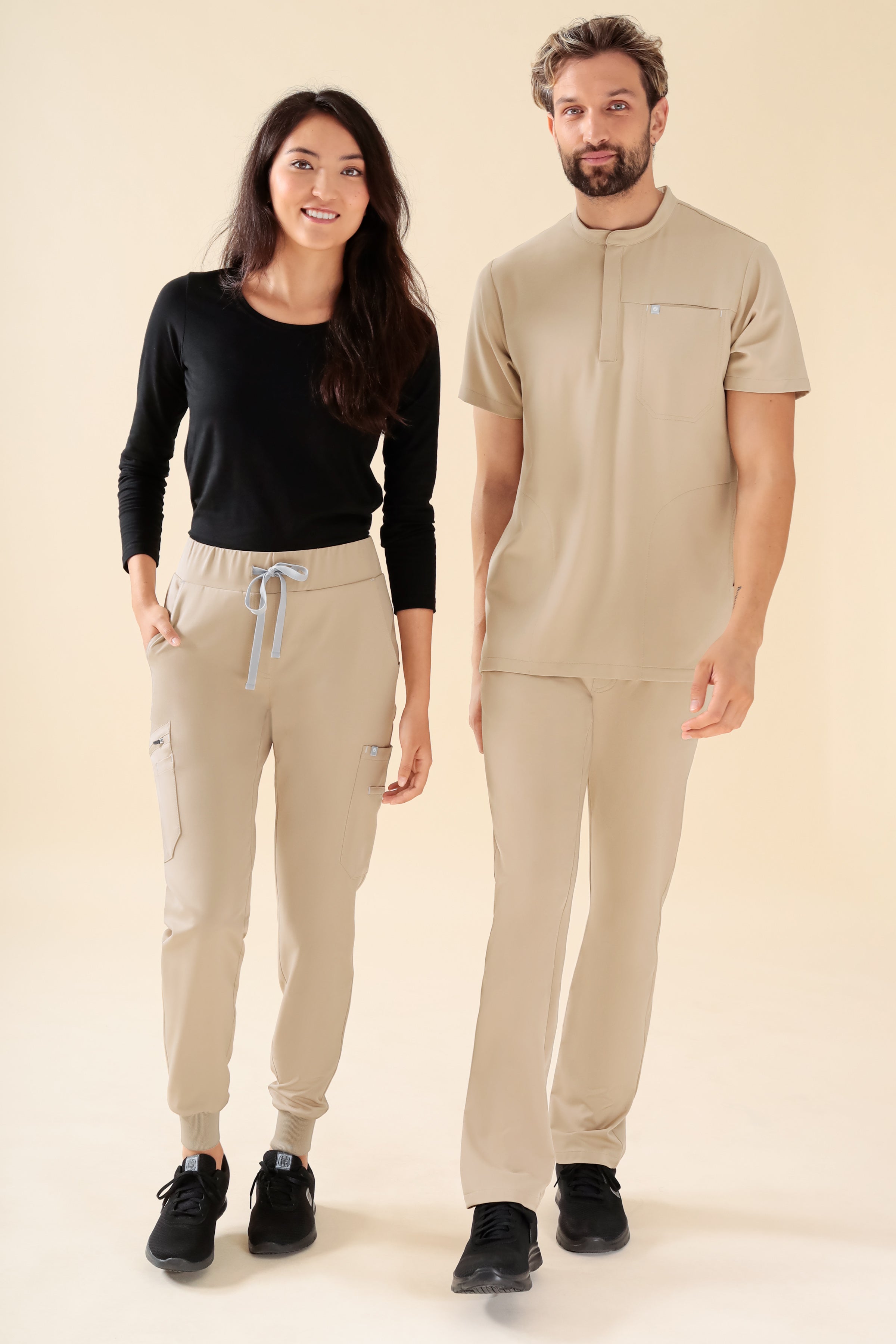 KAERE Hose Damen - Saumbündchen mit Beintaschen sand, Vorderansicht 