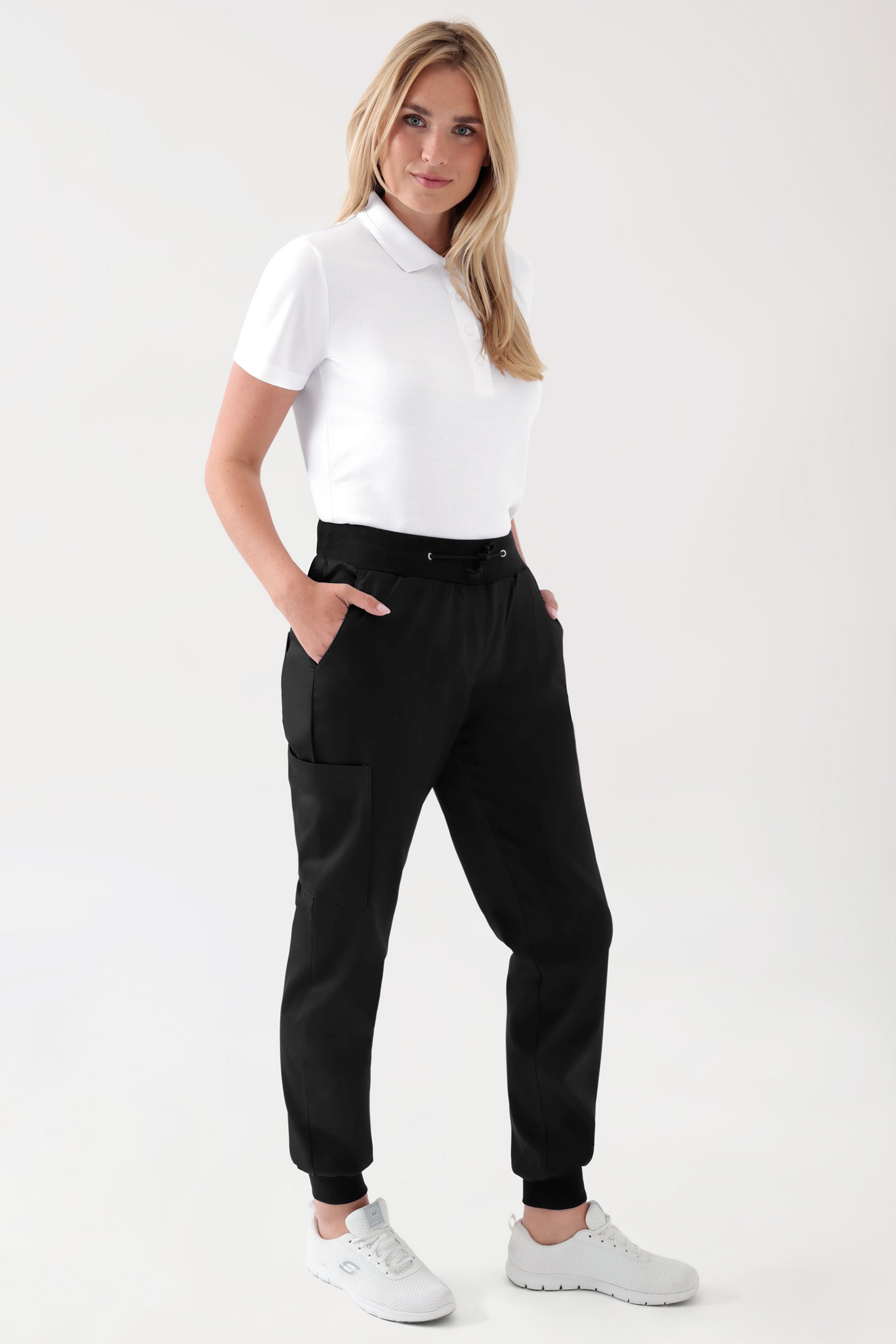COMFY FLEX Hose Damen - Jogpants schwarz, Vorderansicht Das Model ist 177 cm groß und trägt Grösse S
