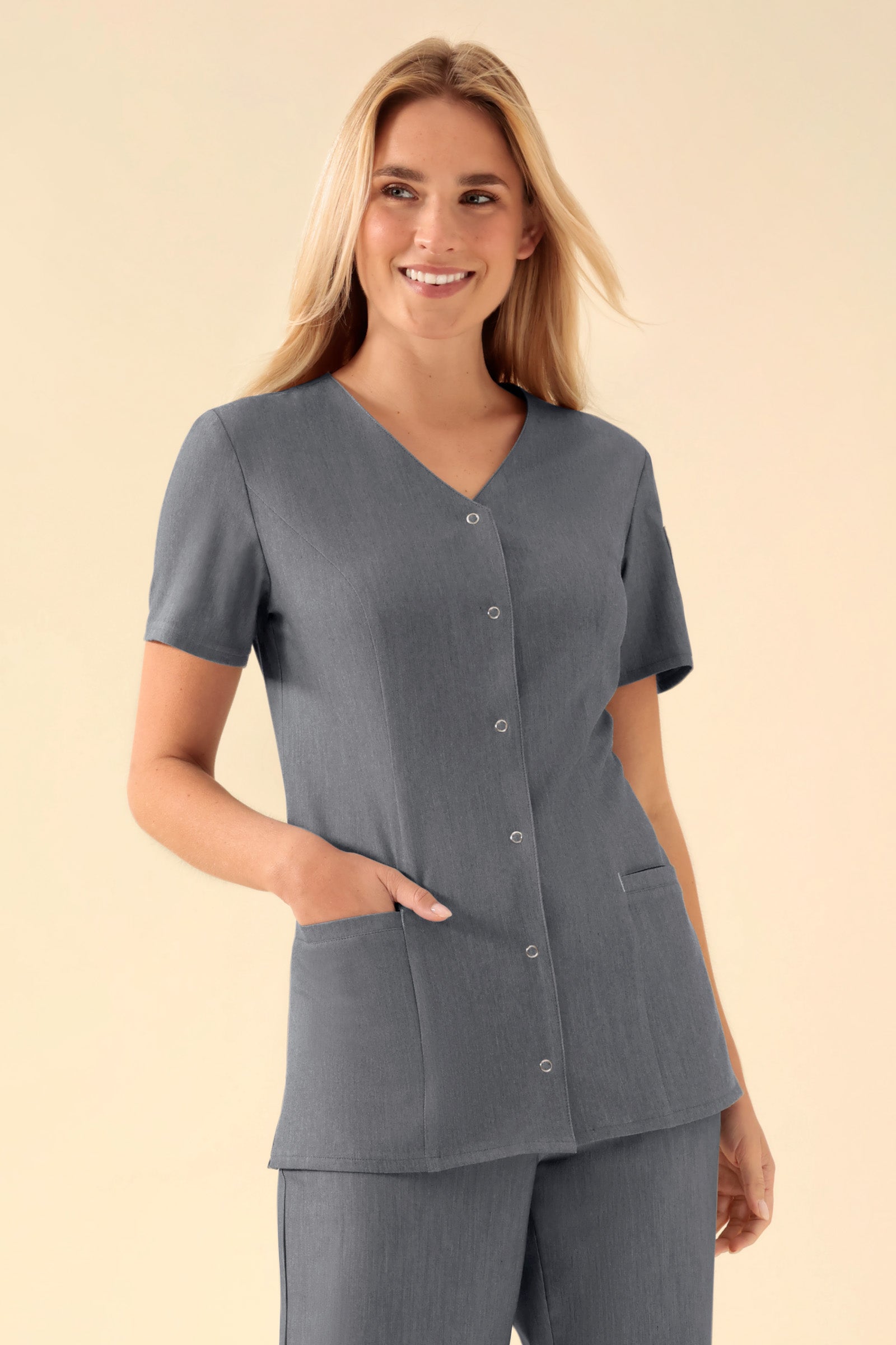 KAERE Kasack Damen - durchgeknöpft dunkelgrau melange, Vorderansicht Das Model ist 177 cm groß und trägt Grösse S