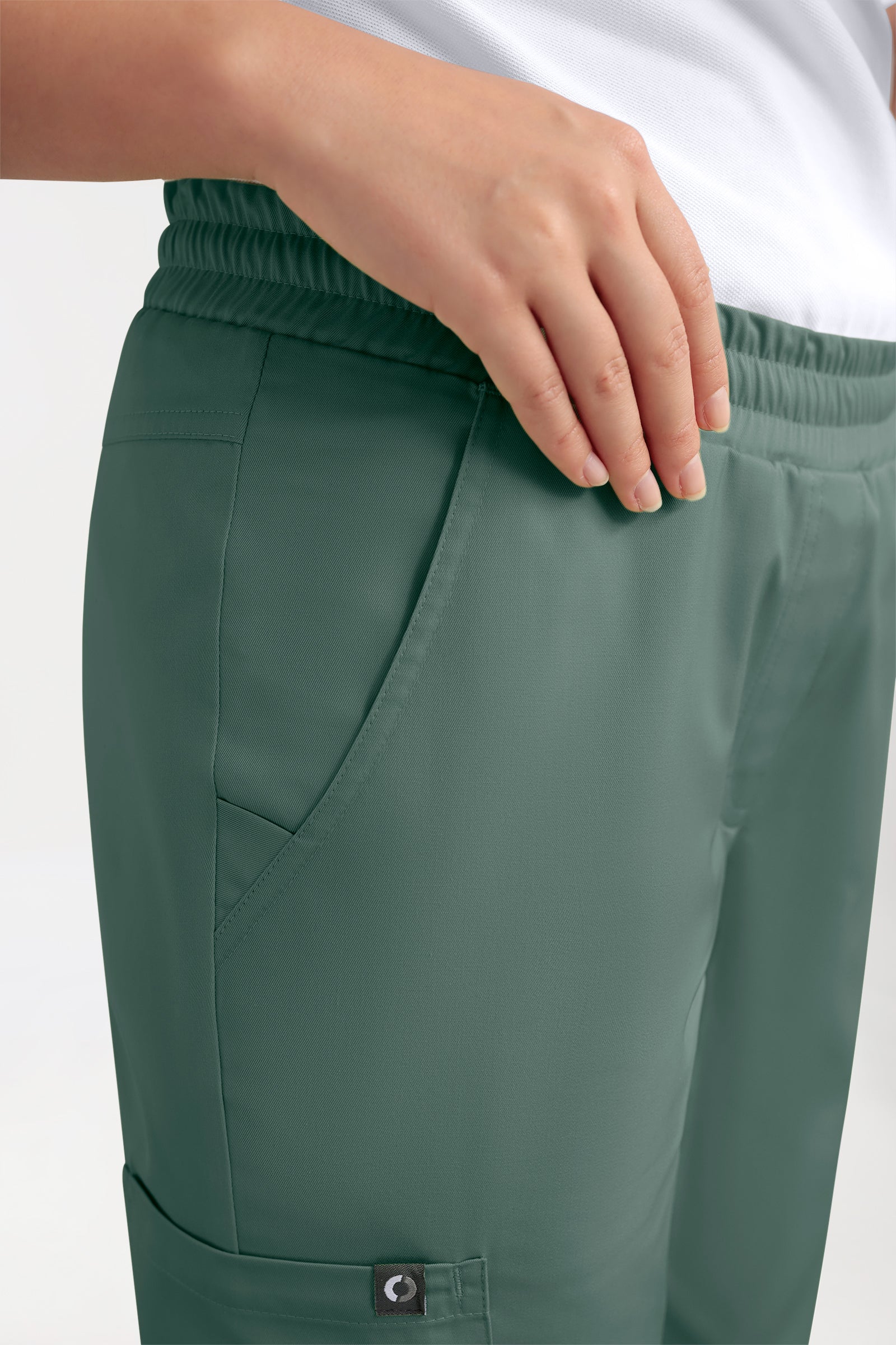 CORE Cargohose Damen - Jogpants Style dunkelgrün, Vorderansicht 